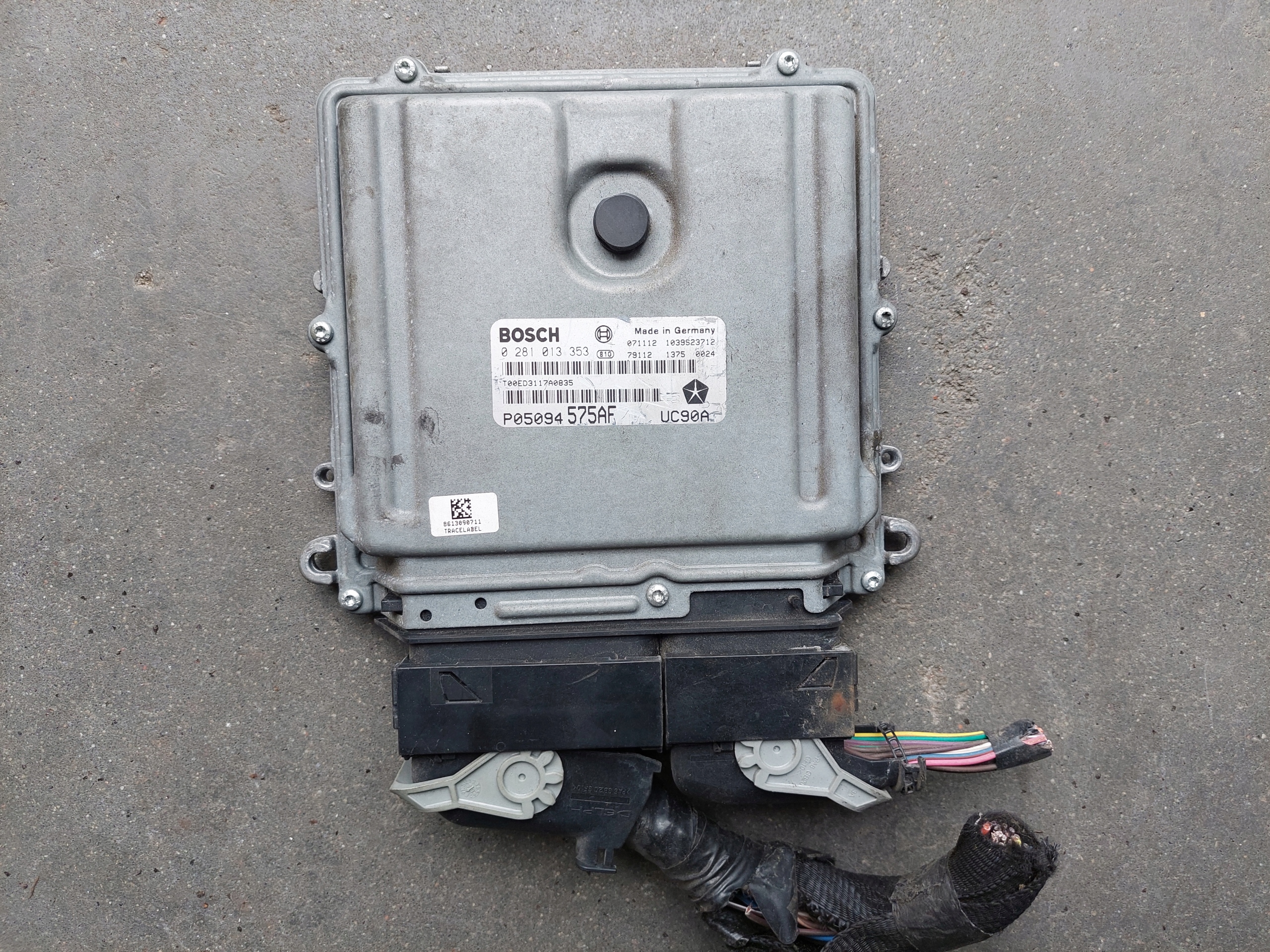 computer of the engine control unit 0281013353 DODGE NITRO 2.8 CRD