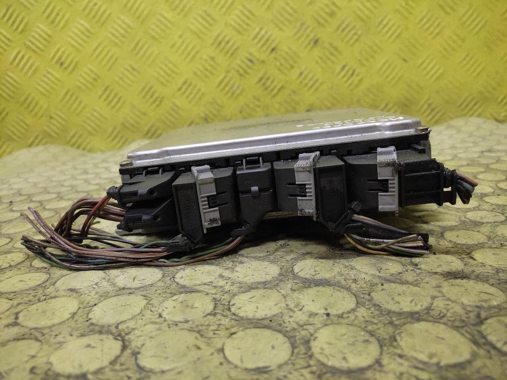 MERCEDES E-KLASA control unit of the engine 0261206570