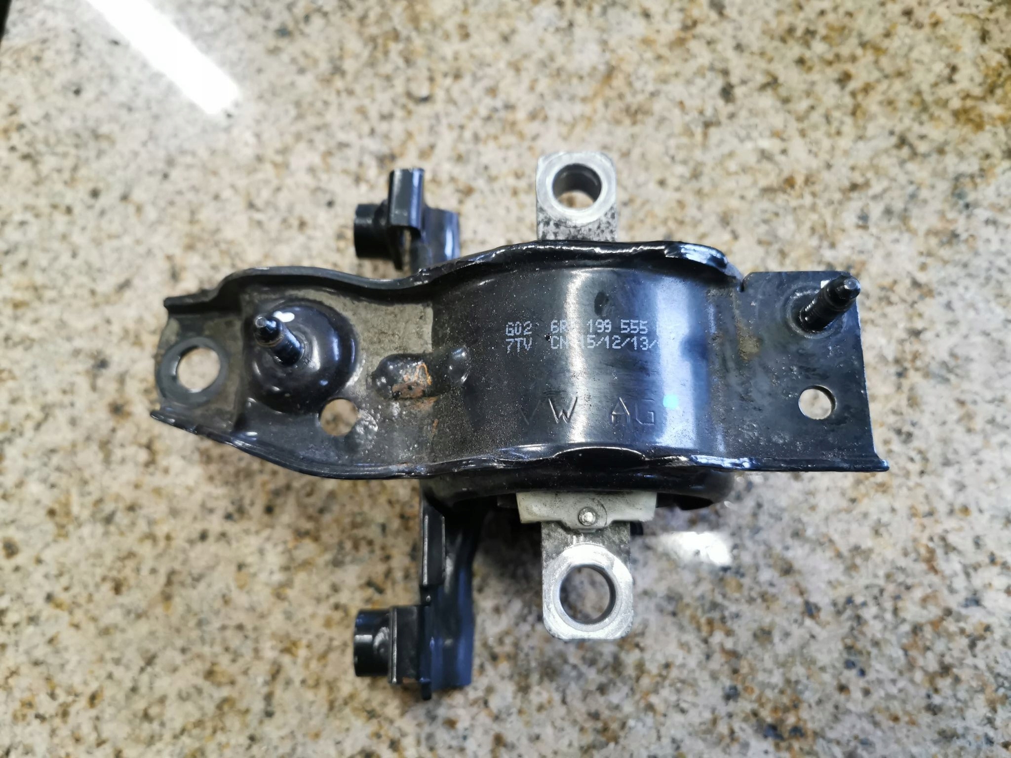 6RF199555E - SKODA FABIA 3 DW ПОДУШКА ДВИГАТЕЛЯ 6Q0199555E