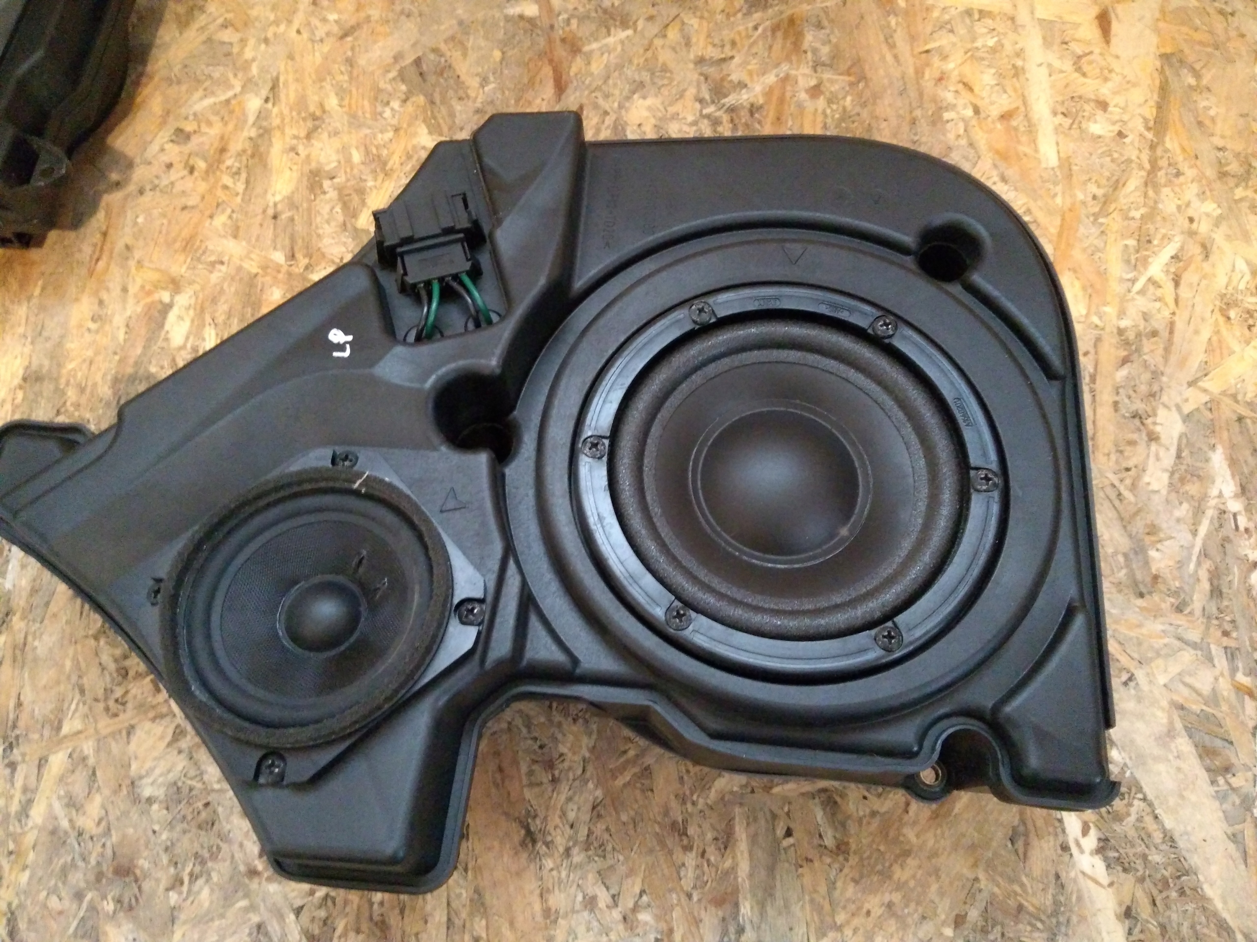 4E0035381 - Audi A8 D3 динамік ліва передні двері BANG OLUFSEN