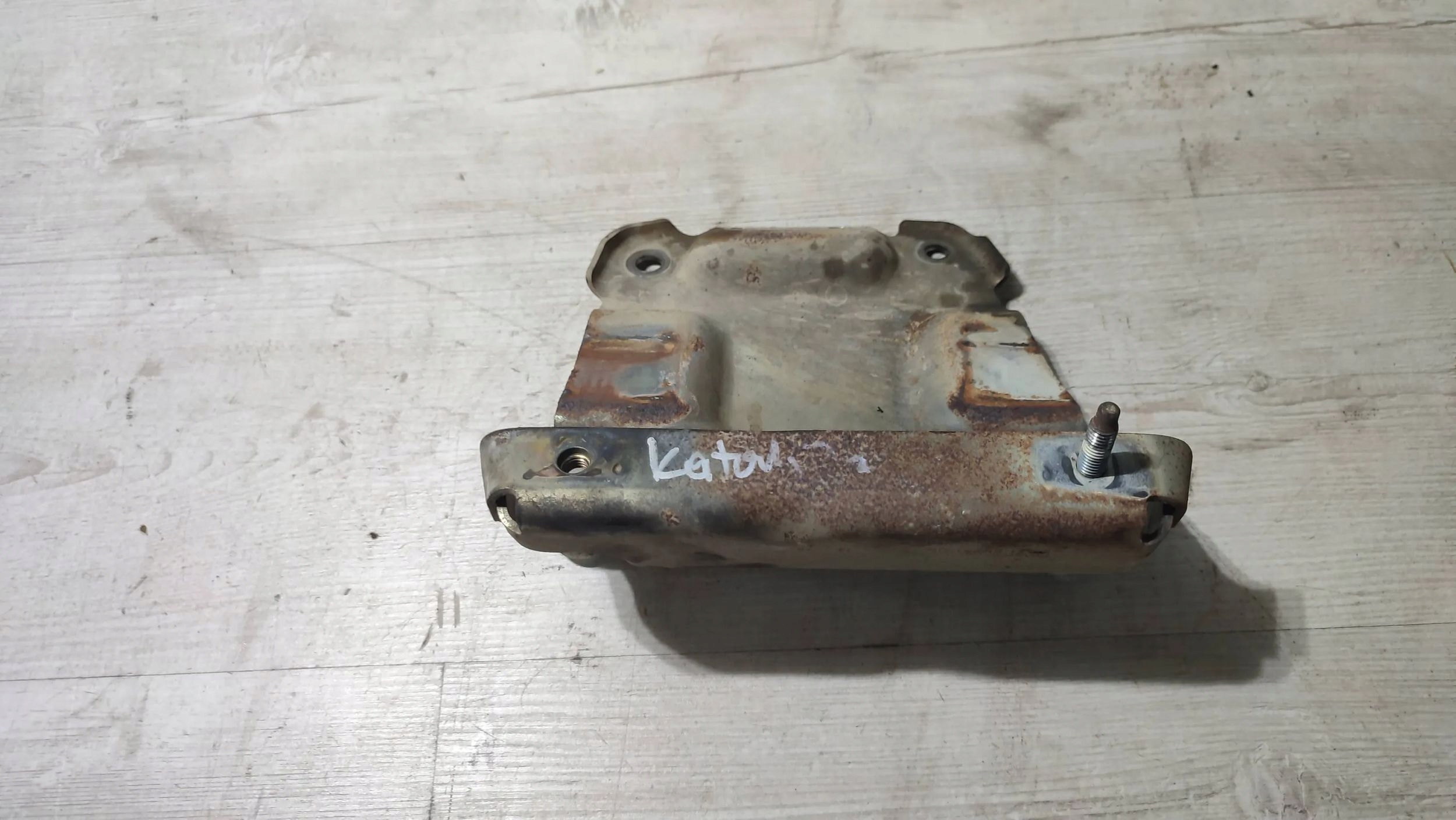 Ford Mondeo MK5 16r 2.0TDCi Blende Abdeckung termiczna