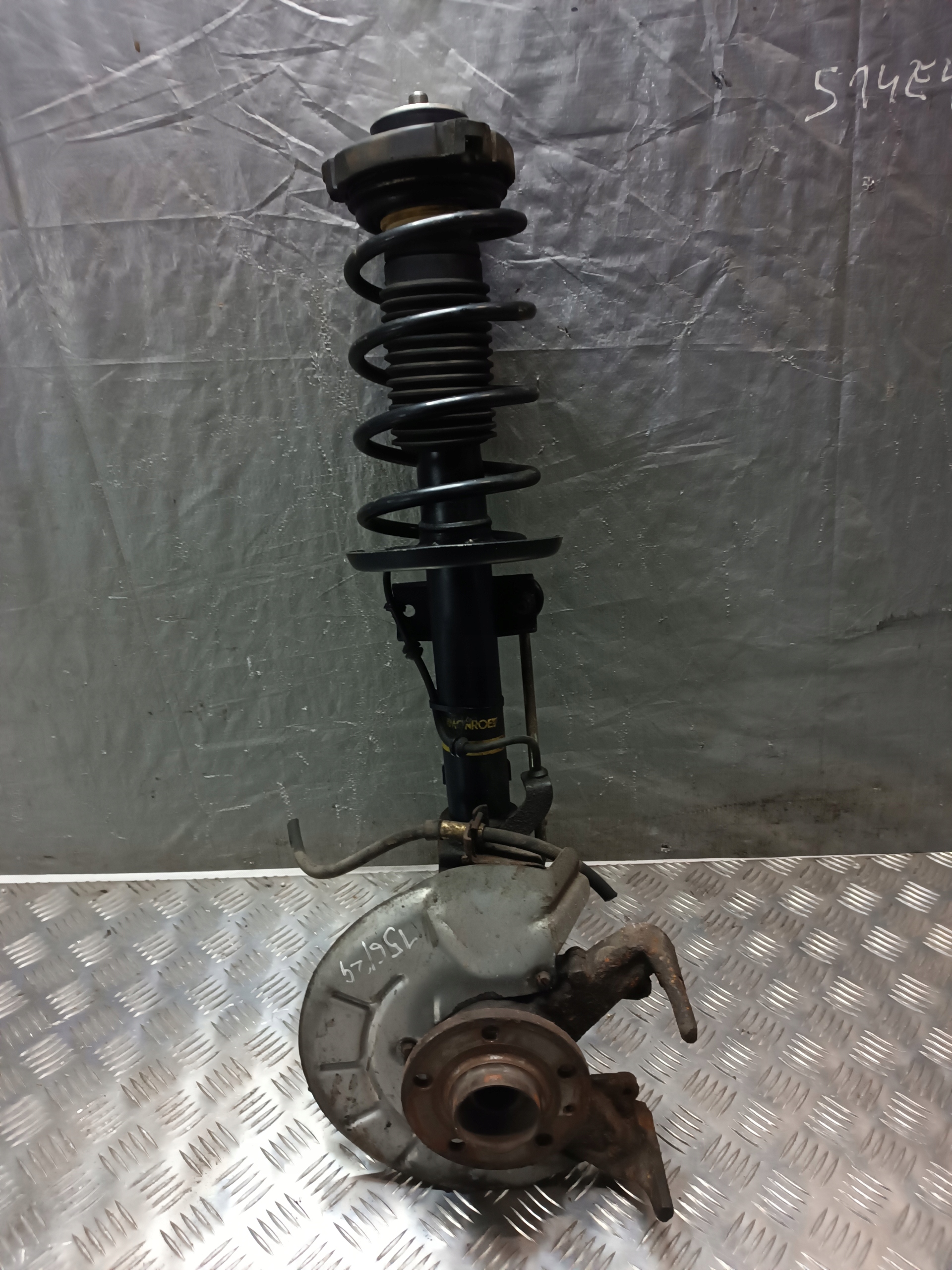 McPherson right front VOLKSWAGEN VW POLO IV 2003r 1.2B