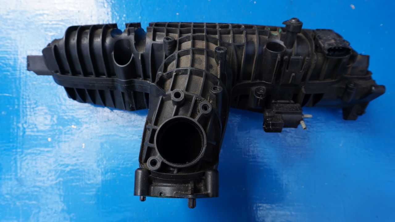 VOLVO S60 XC60 V40 S80 2.0 D3 D4 - intake manifold
