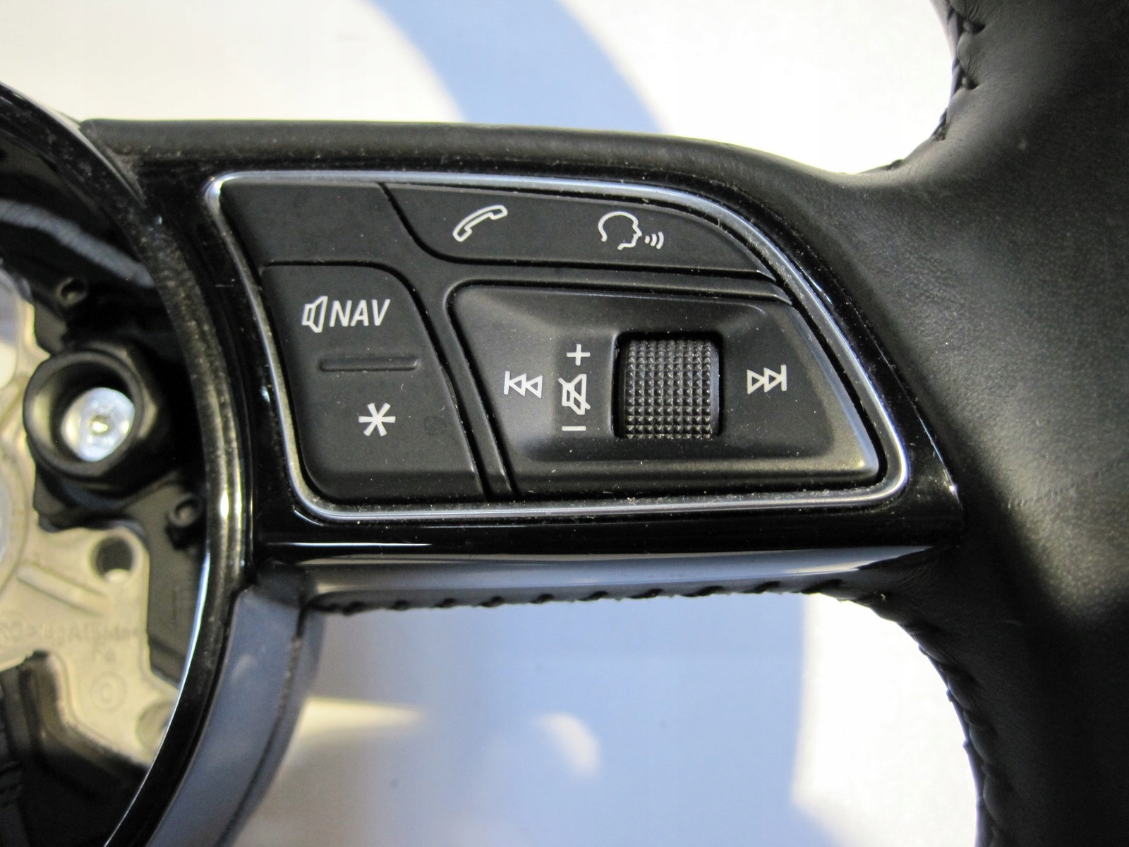kormány AUDI Q2 81A