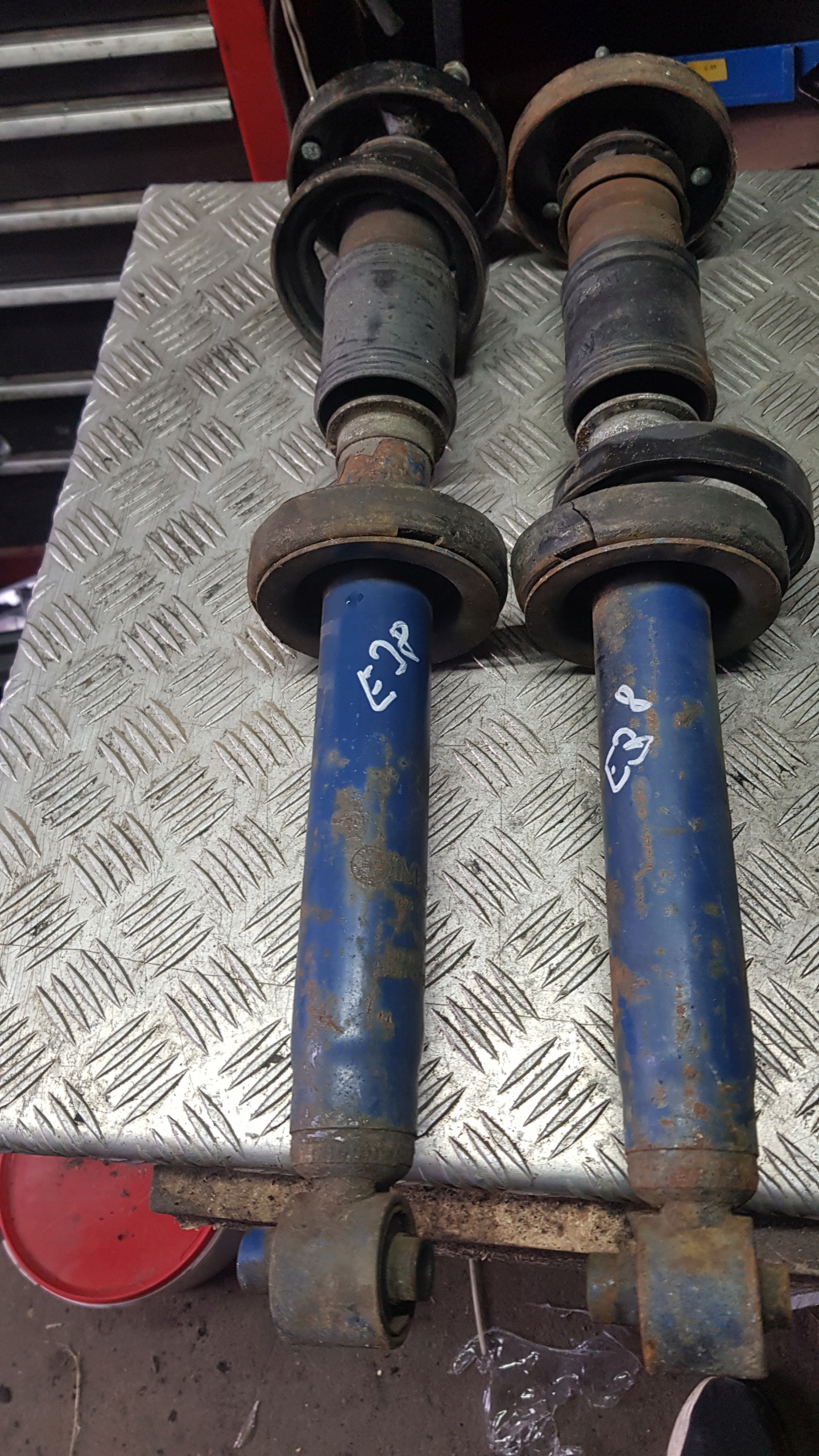 BMW E38 Amortiseur Arrière Gauche Droite
