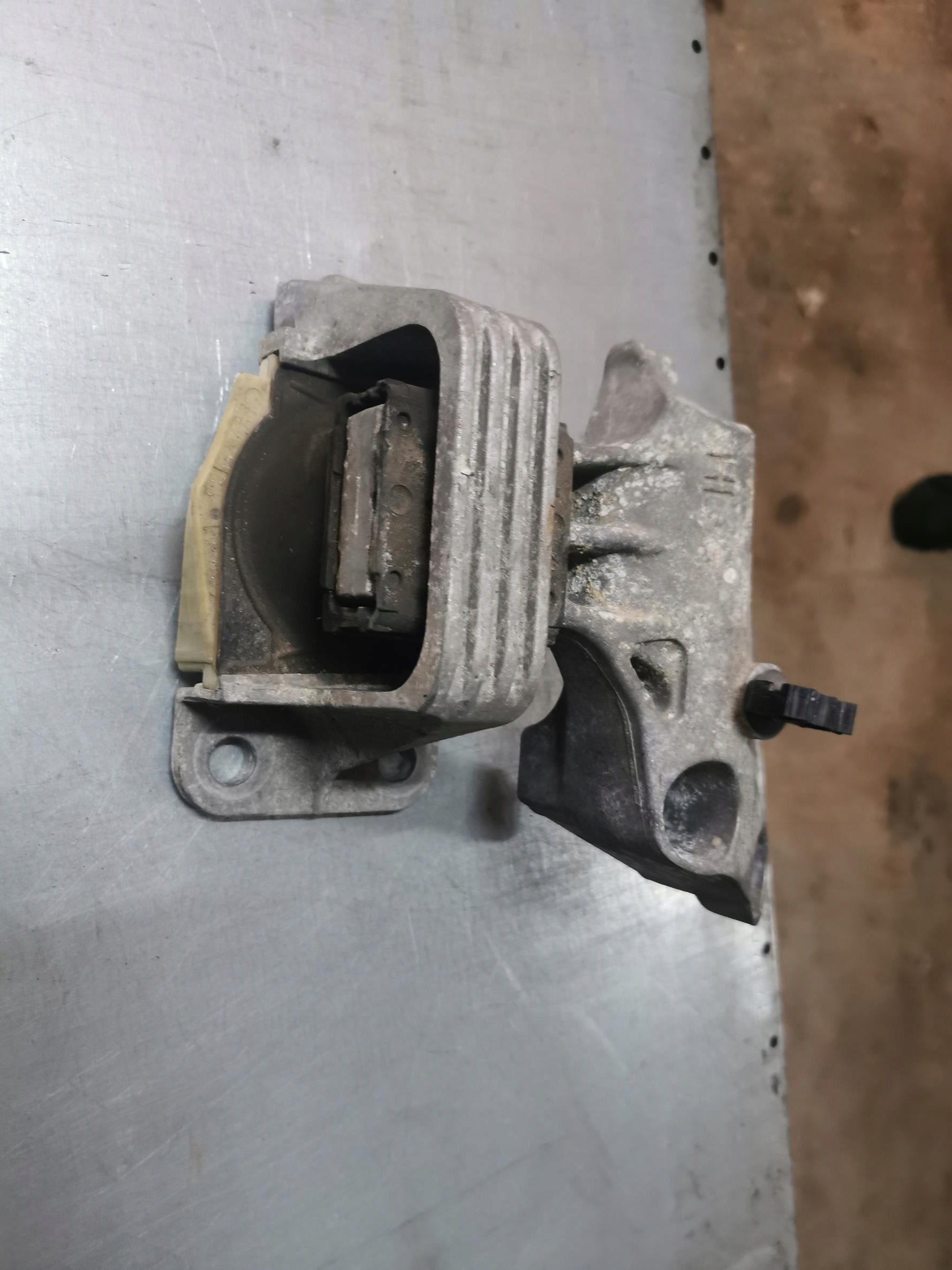 holder engine mount RENAULT MEGANE III 1.4 TCE 112100017R