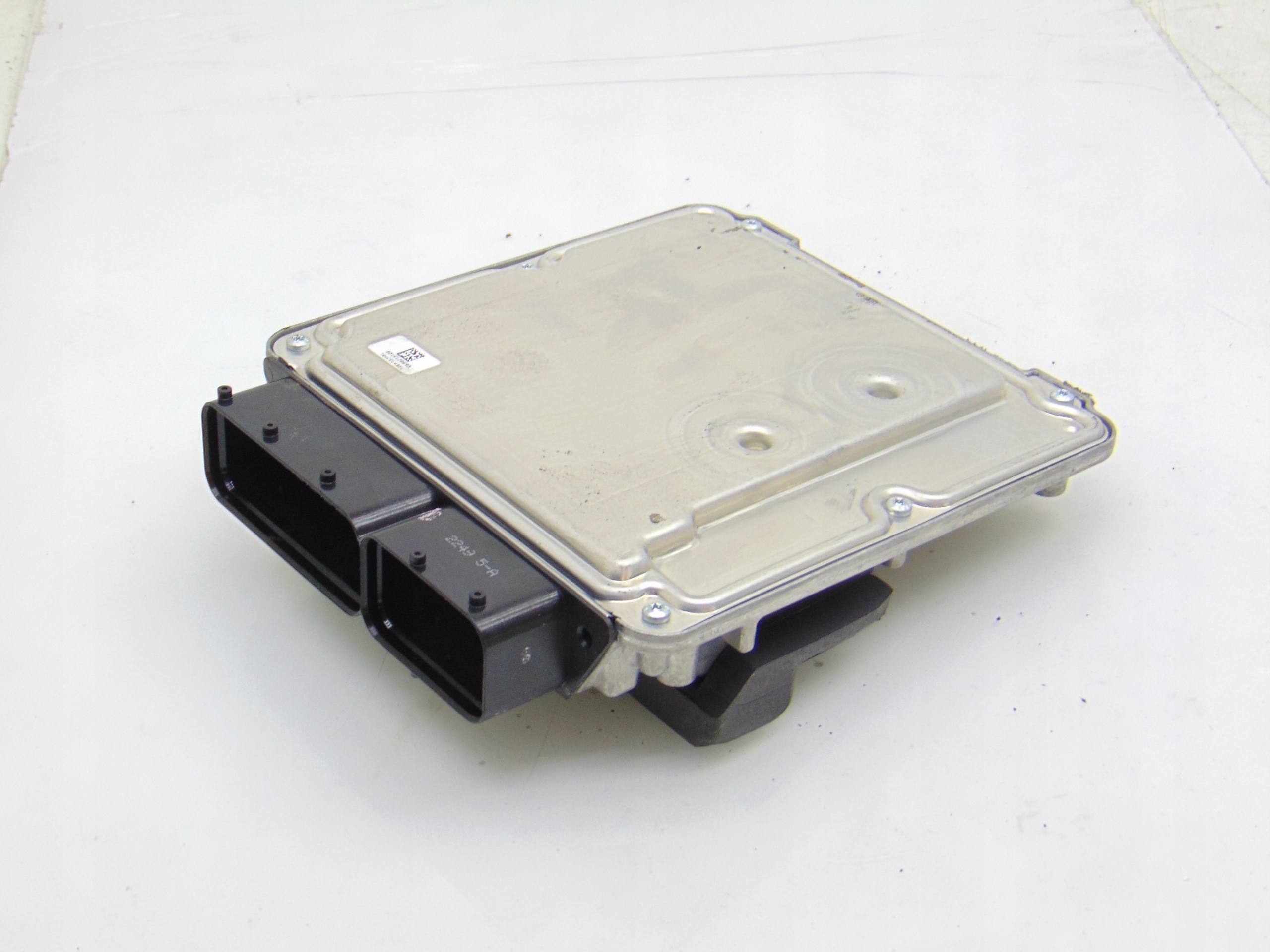 control unit of the engine AUDI Q5 8R 3.0 TDI 8R0907401E