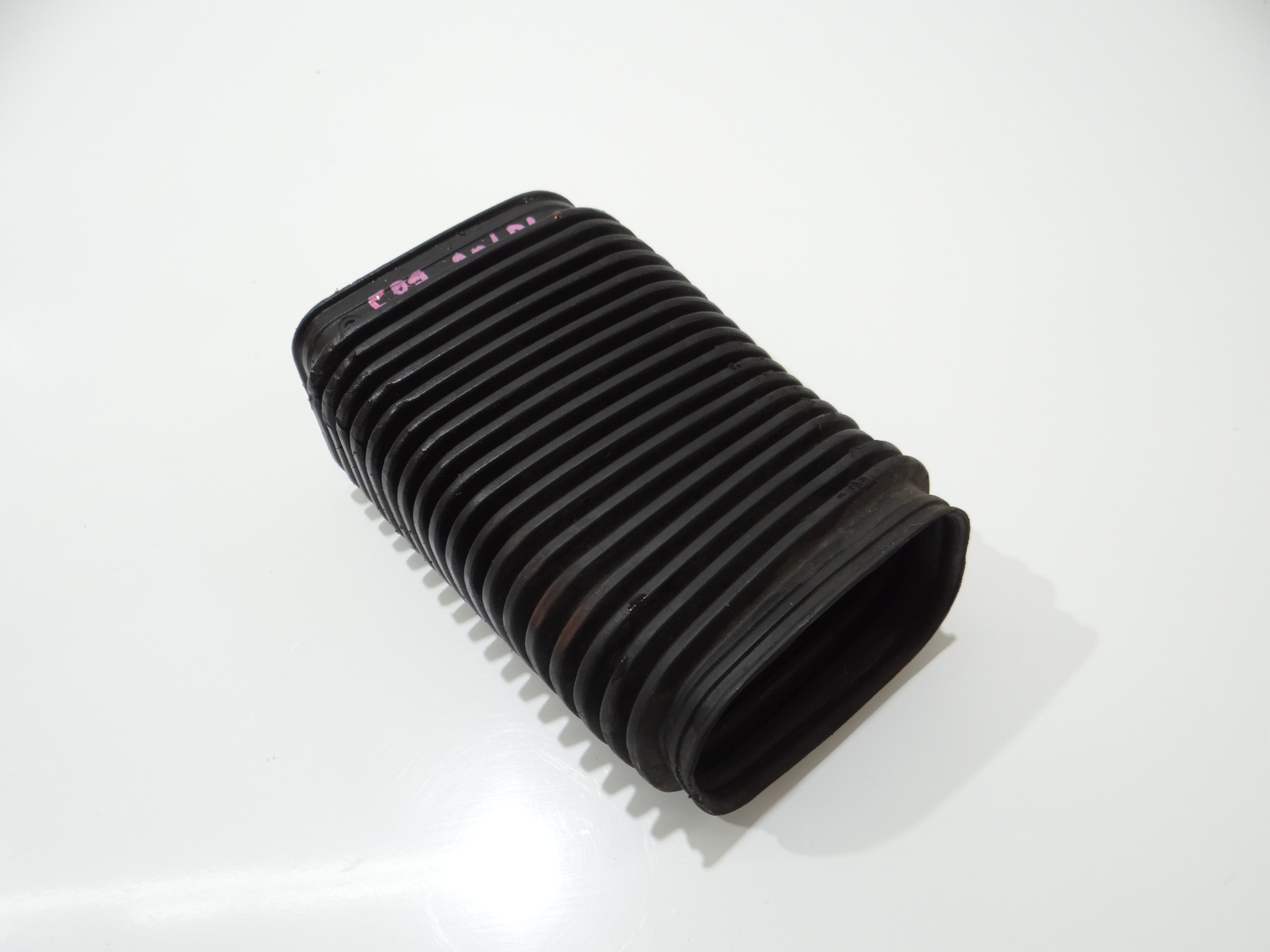 drain intake air BMW E87 204D4 7790603