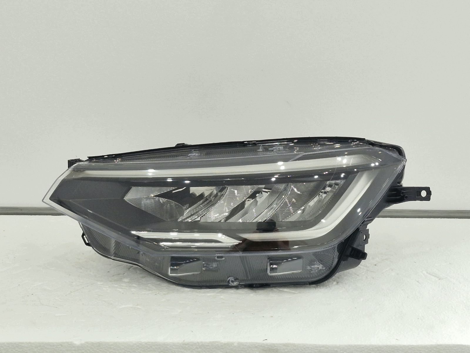 light left VW Taigo FULL LED