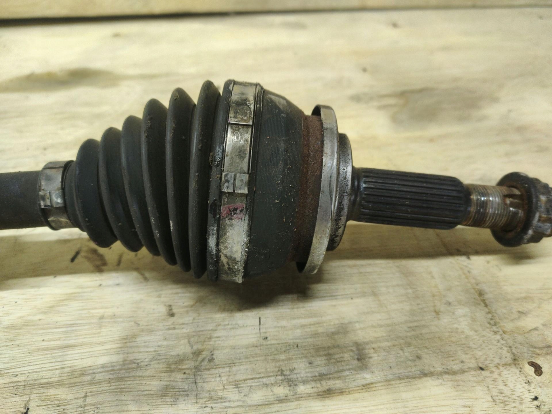semi-axis front right side Toyota Prius 3 XW30 2010