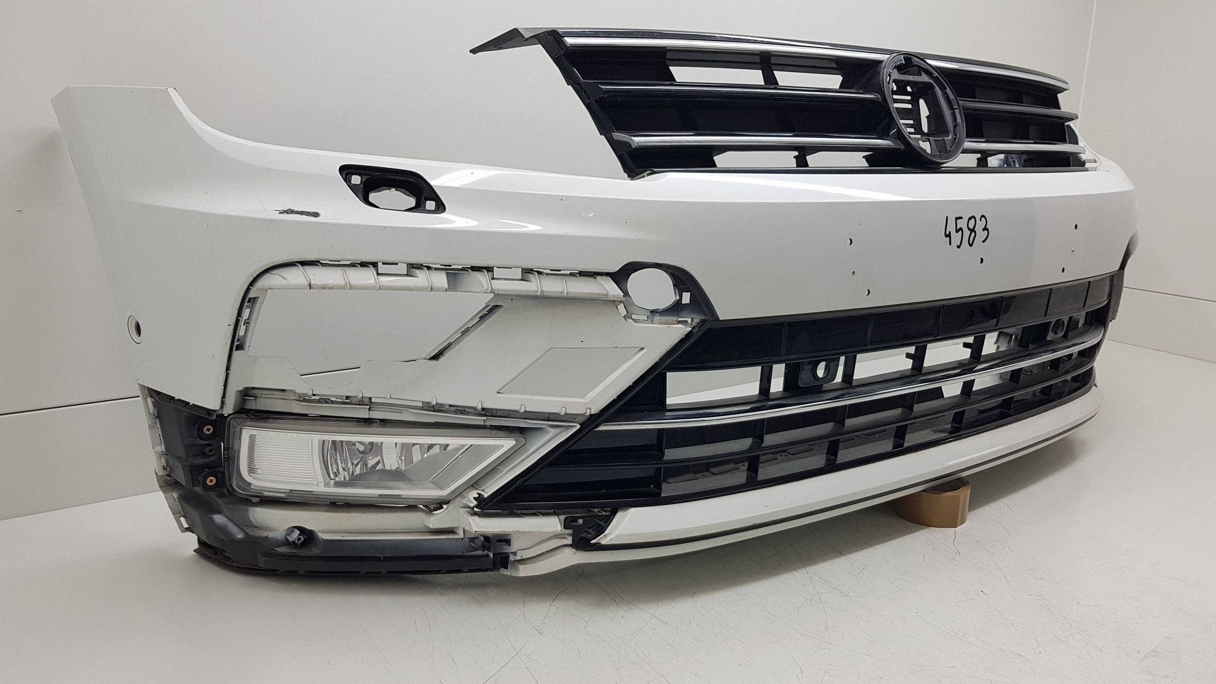 VW TIGUAN 2 II 5NA R-LINE 2017 - bumper front 5NN.807.221.A