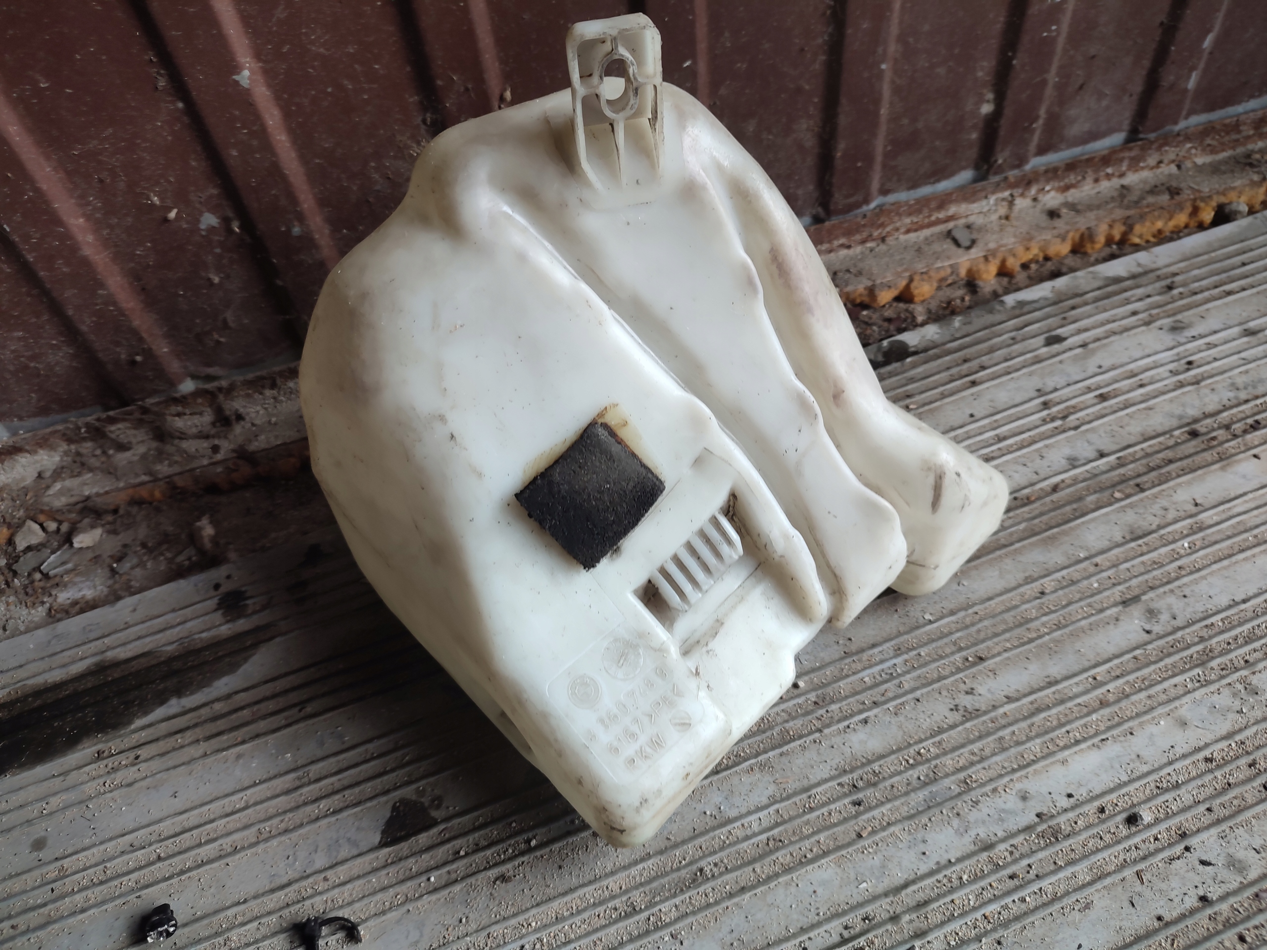 washer fluid tank bmw e36 compact 8360748