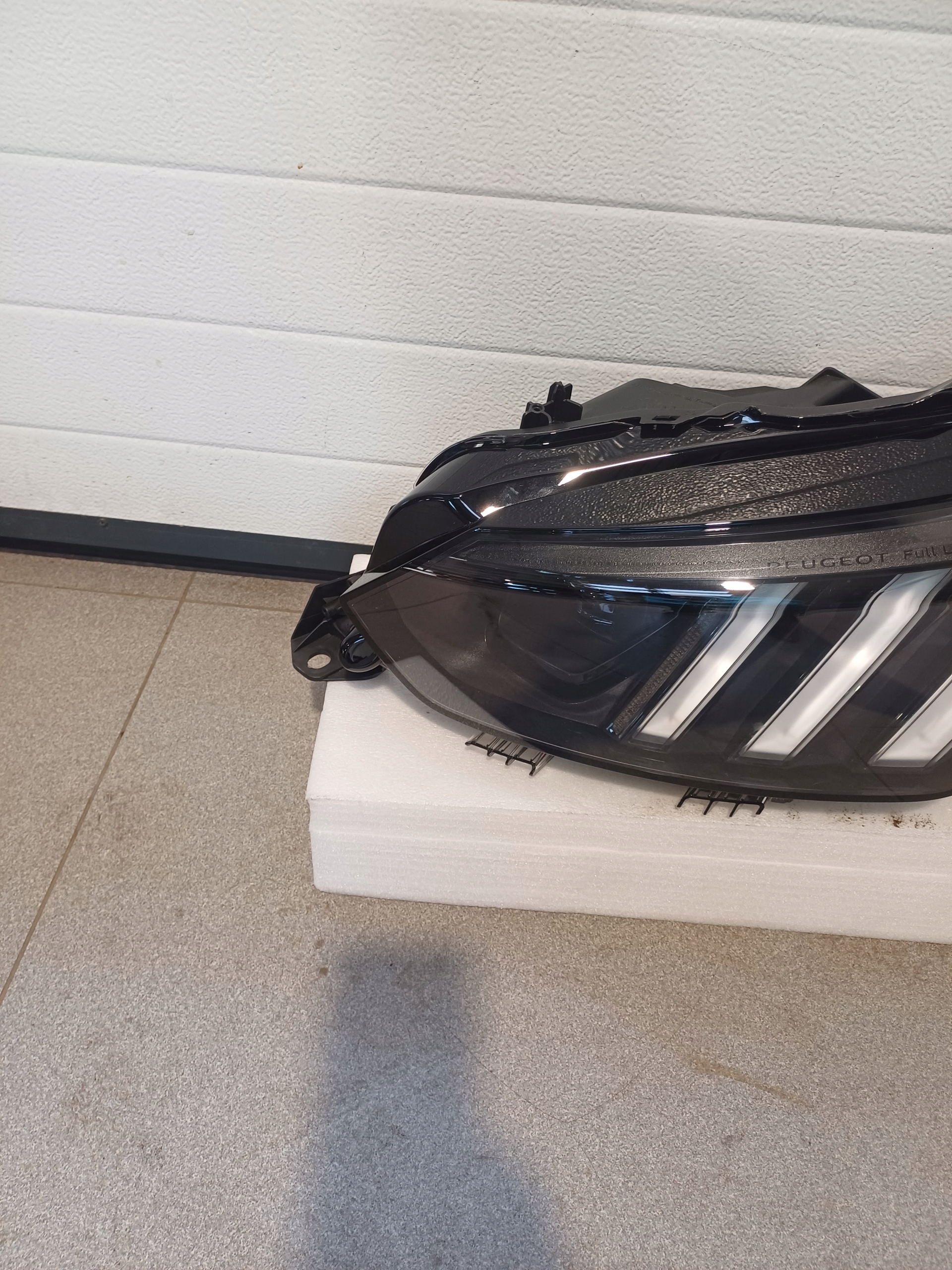 light left front front PEUGEOT 208 2008 II 2 FULL- LED 9841642080