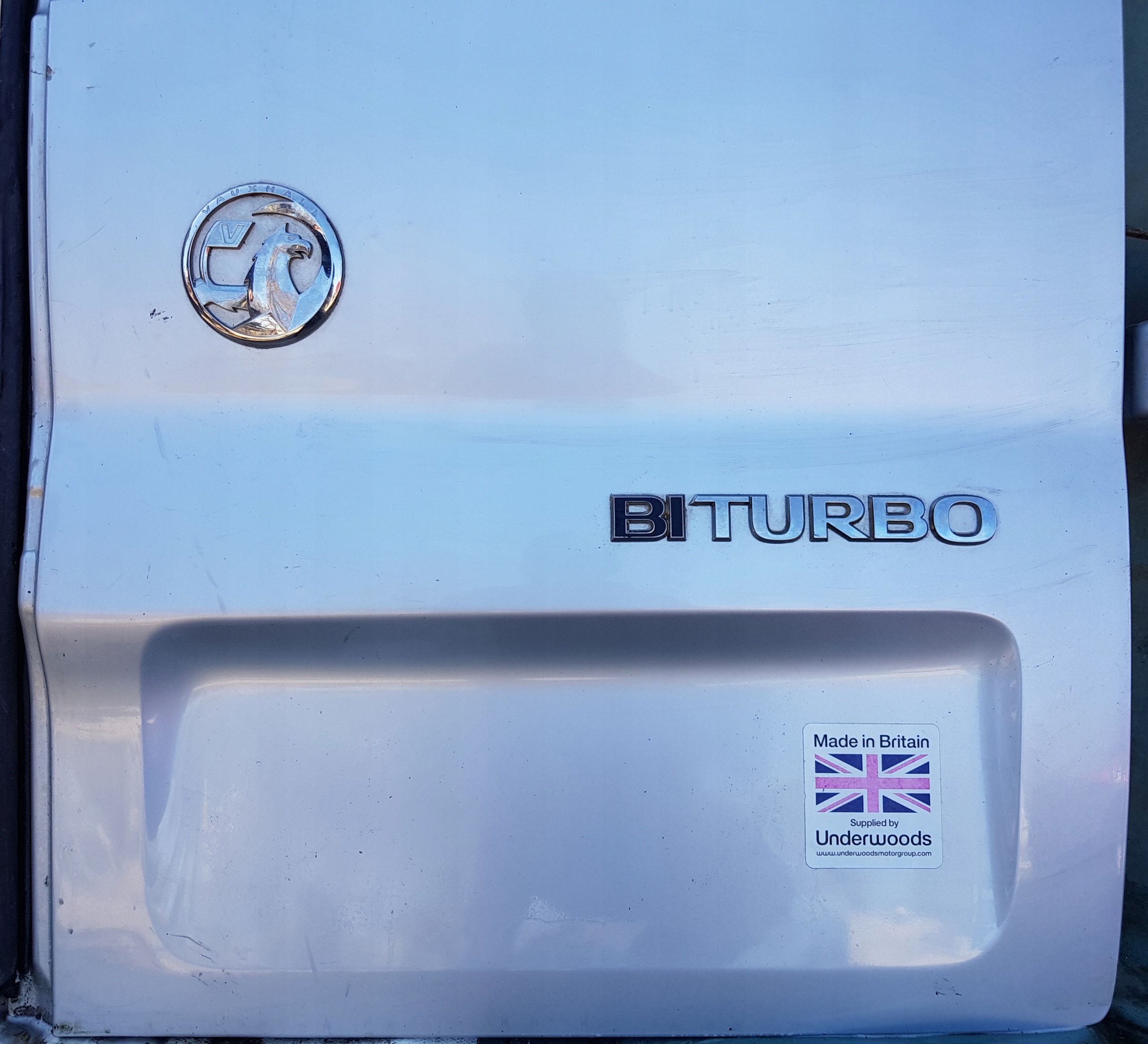 TRAFIC III VIVARO B door rear part rear. right silver complete