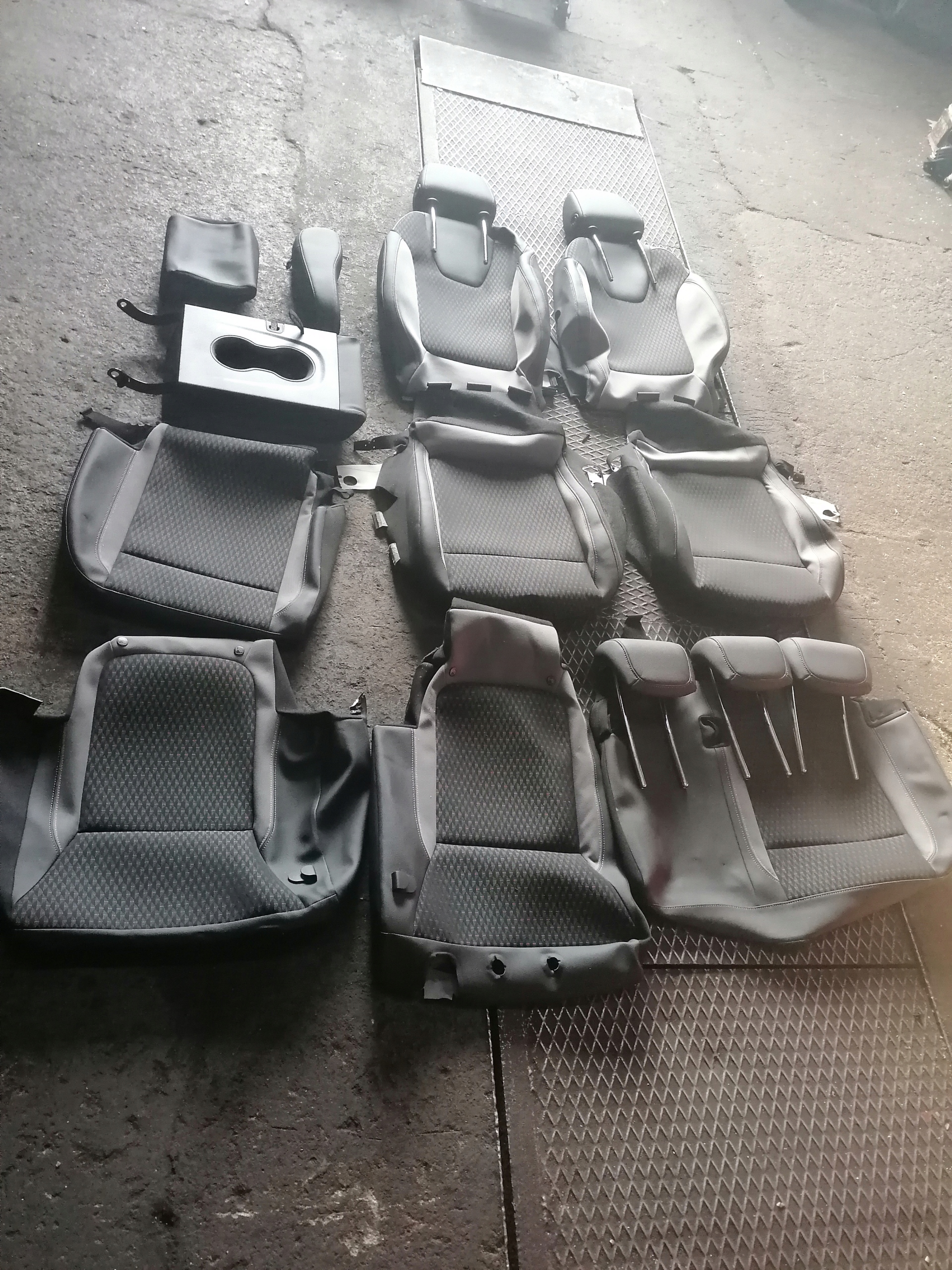 25 TAPICERKA FOTELA KANAPY OPEL CROSSLAND X