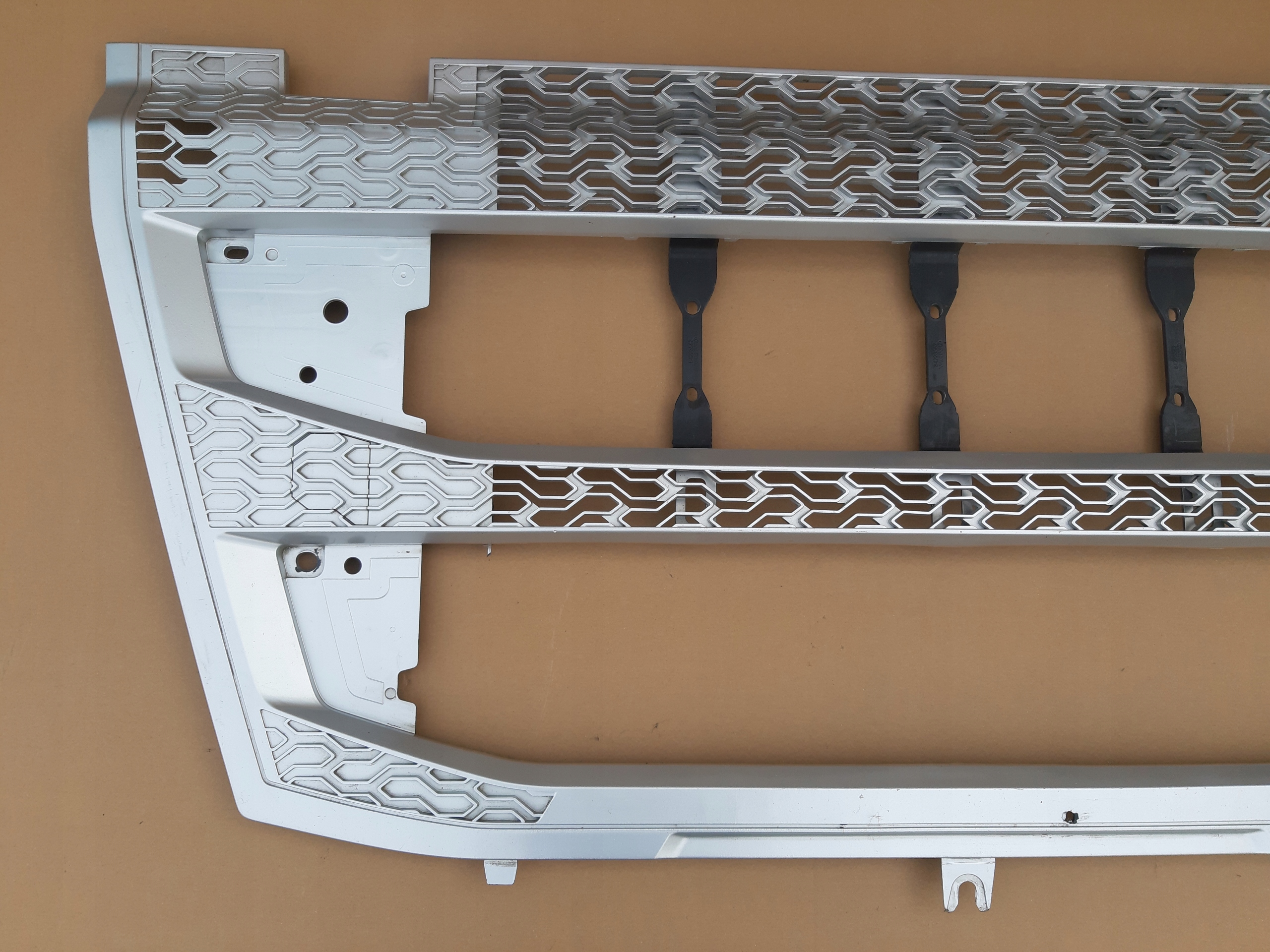 VOLVO FH5 GRILL ATRAPA CHŁODNICY DOLNA 23512110 Typ samochodu Samochody ciężarowe