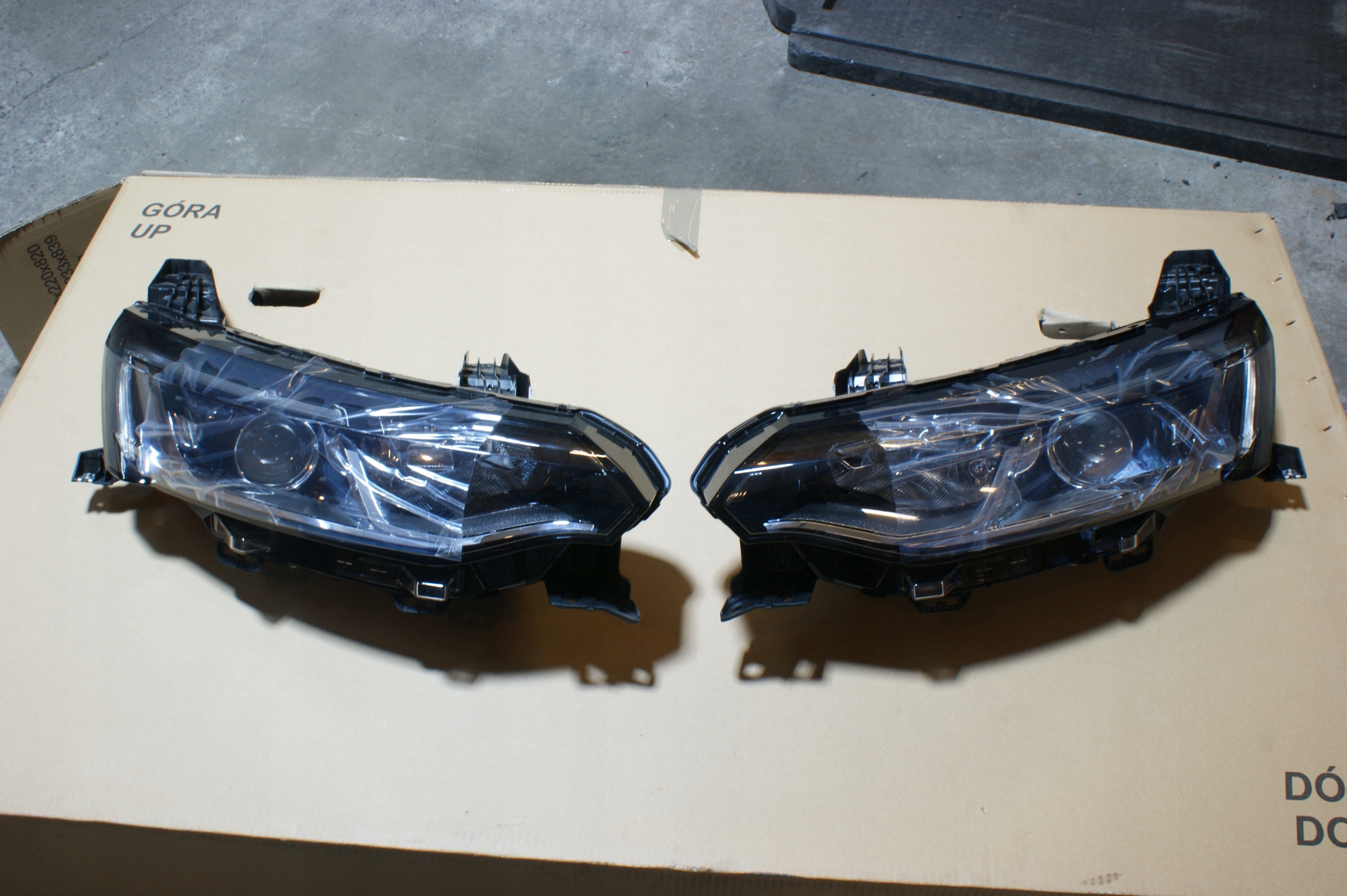 TALISMAN LAMPA P. PRZÓD SOCZEWKA LED NOWY ORG.