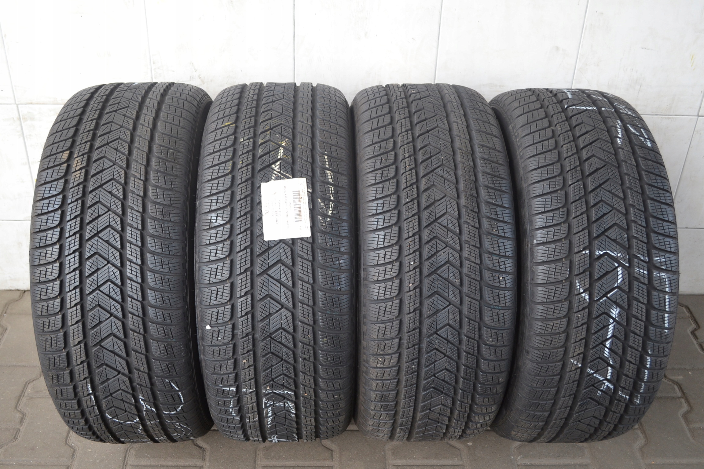 265 / 50R19 110V Pirelli SCORPION WINTER х4шт 3971z