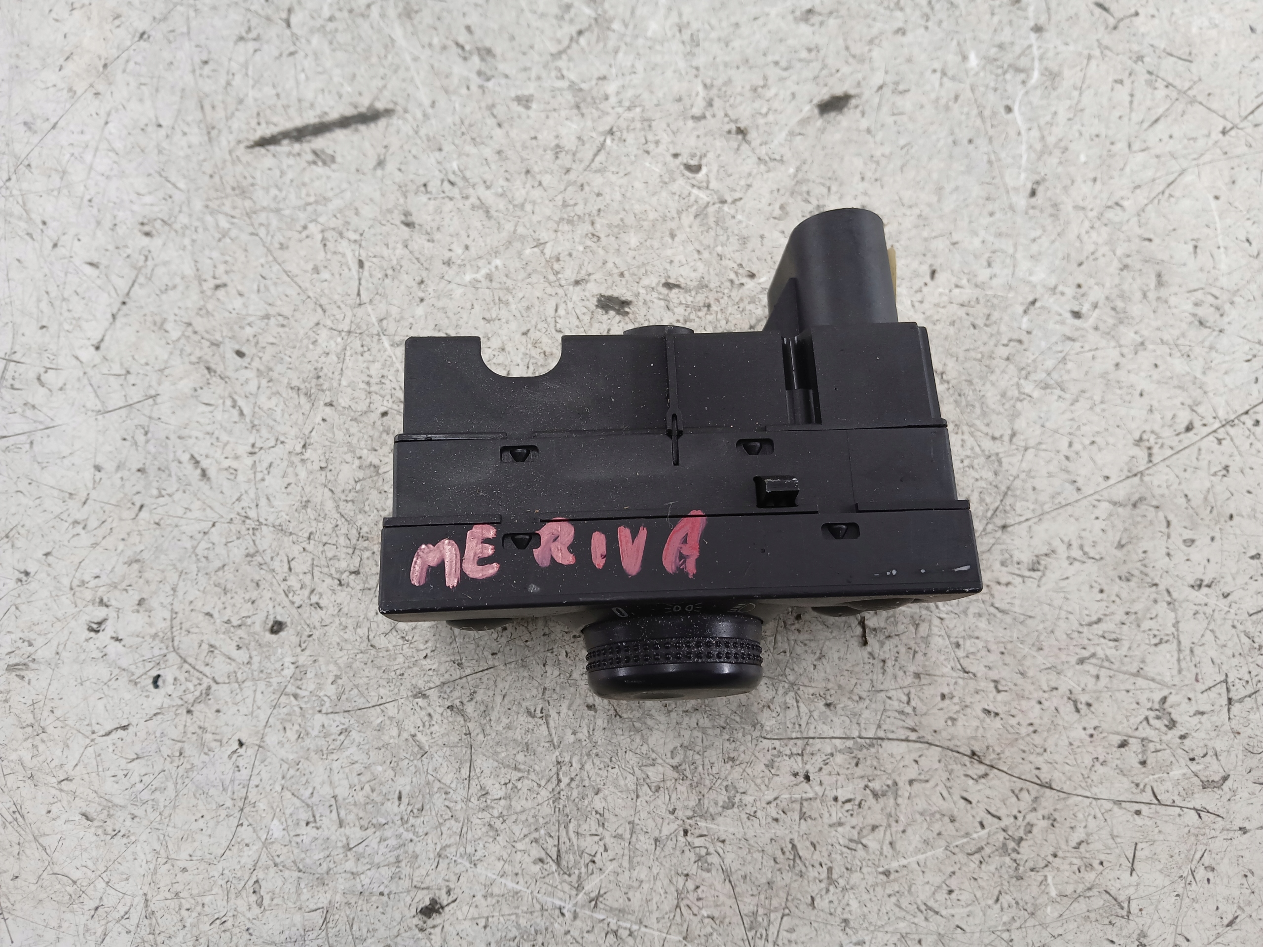 OPEL MERIVA A light switch 93394756
