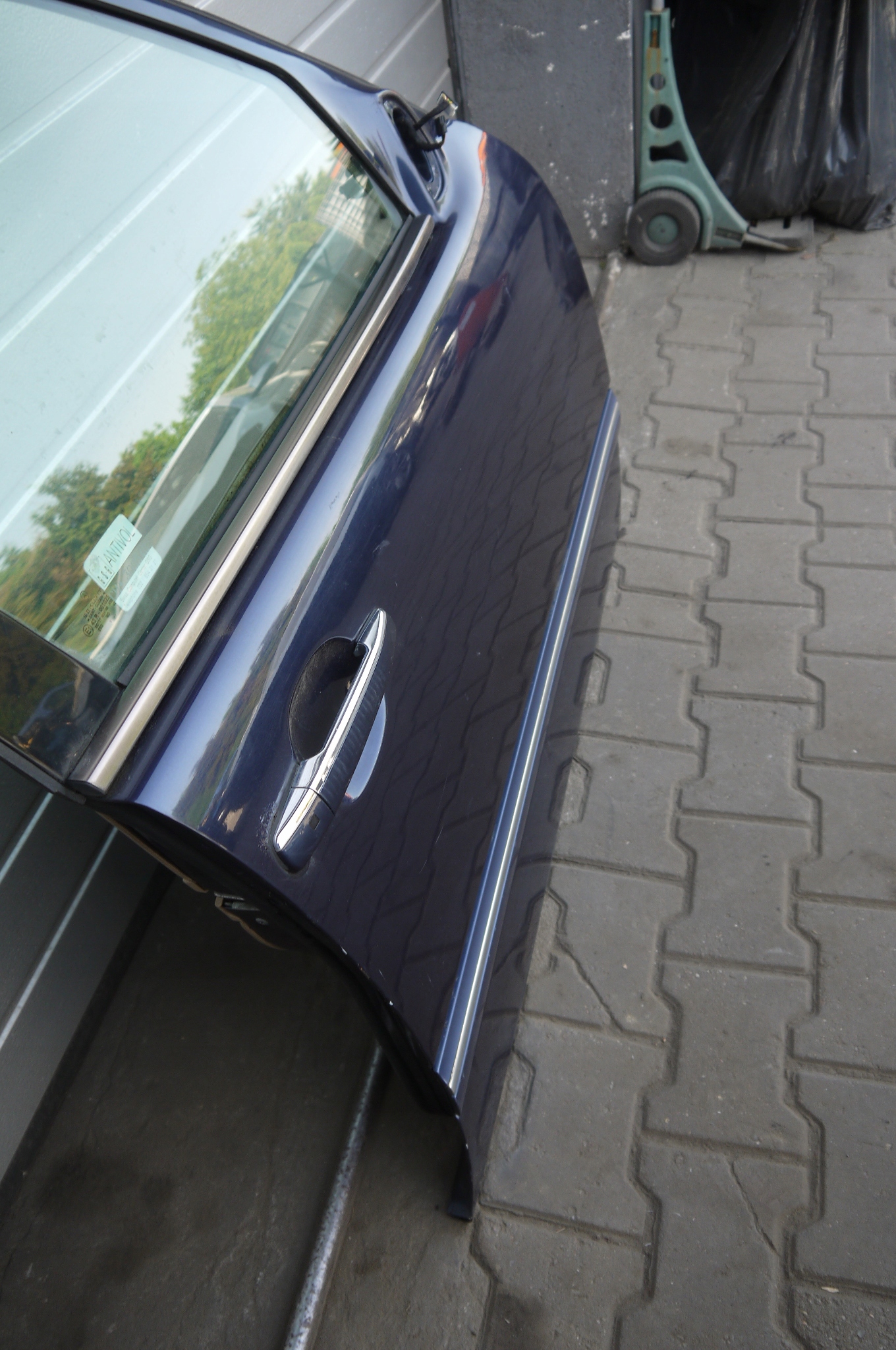 MERCEDES W210 KOMBI DRZWI PRZEDNIE PRAWE KPL. 366 Producent części Mercedes-Benz OE