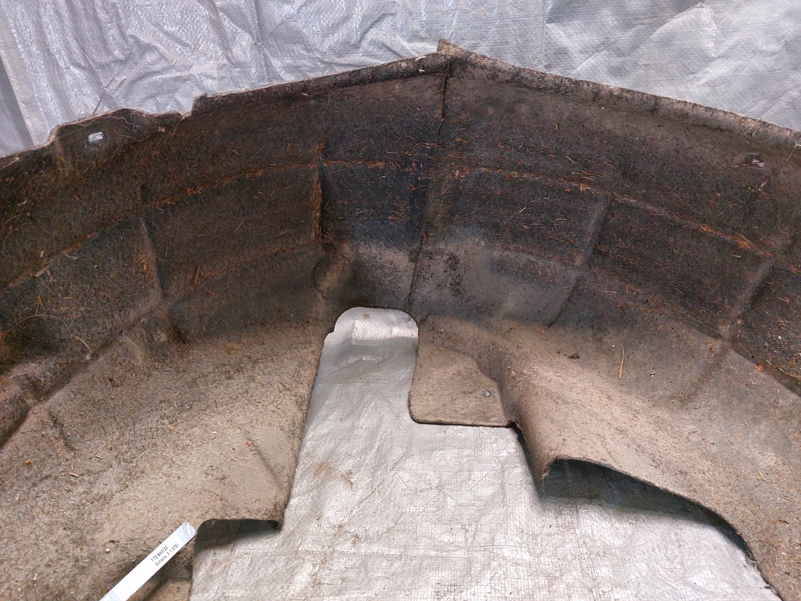 mudguard right rear. SKODA OCTAVIA III KOMBI