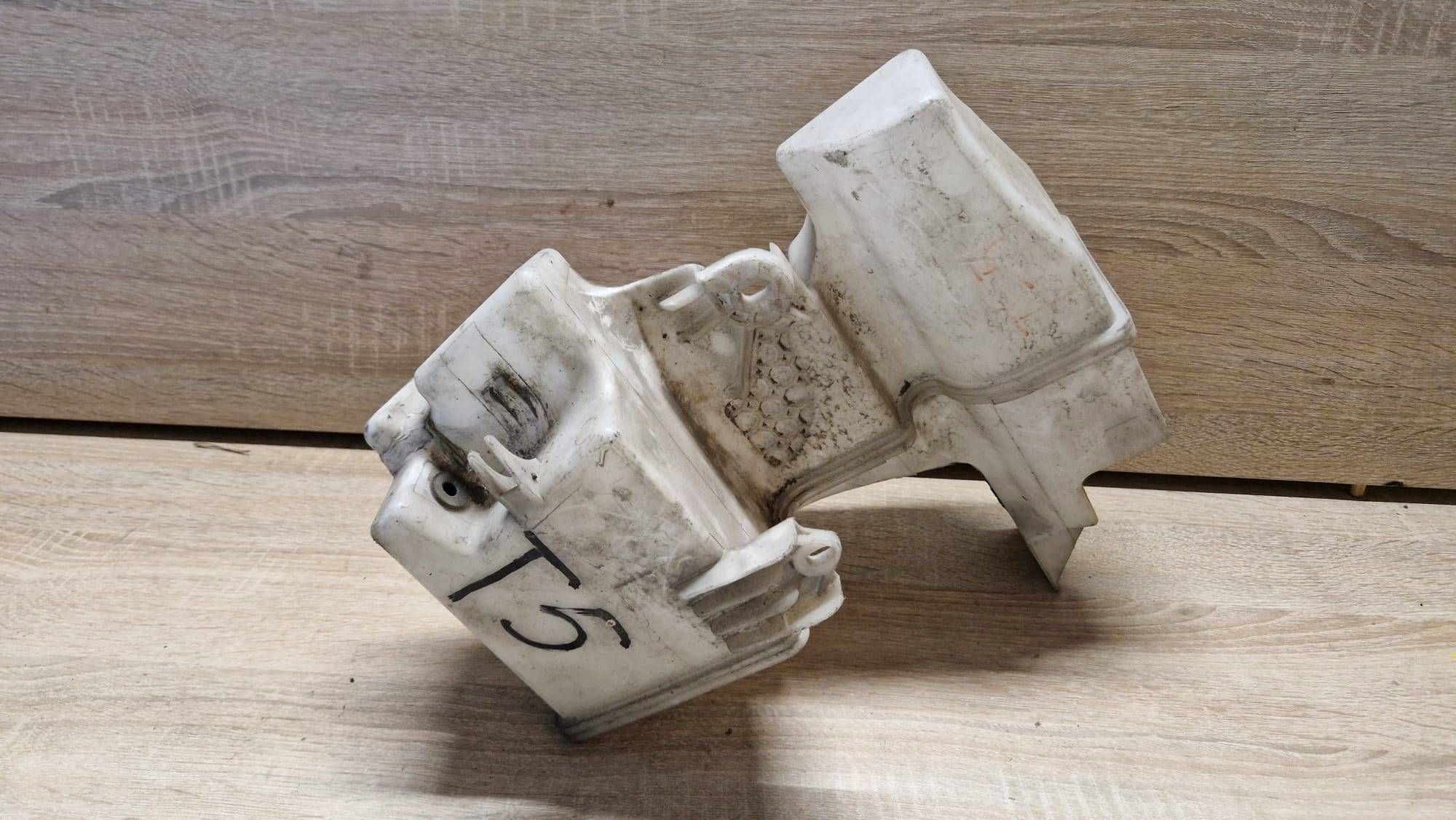 washer fluid tank Volkswagen Multivan T5 2005 7H0955453L