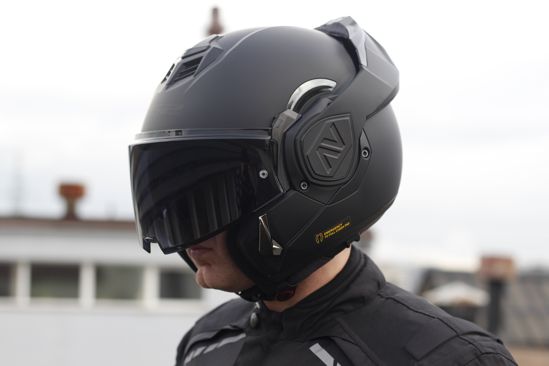 KASK MOTOCYKLOWY LS2 FF906 ADVANT NOIR ECE 22.06 Producent LS2