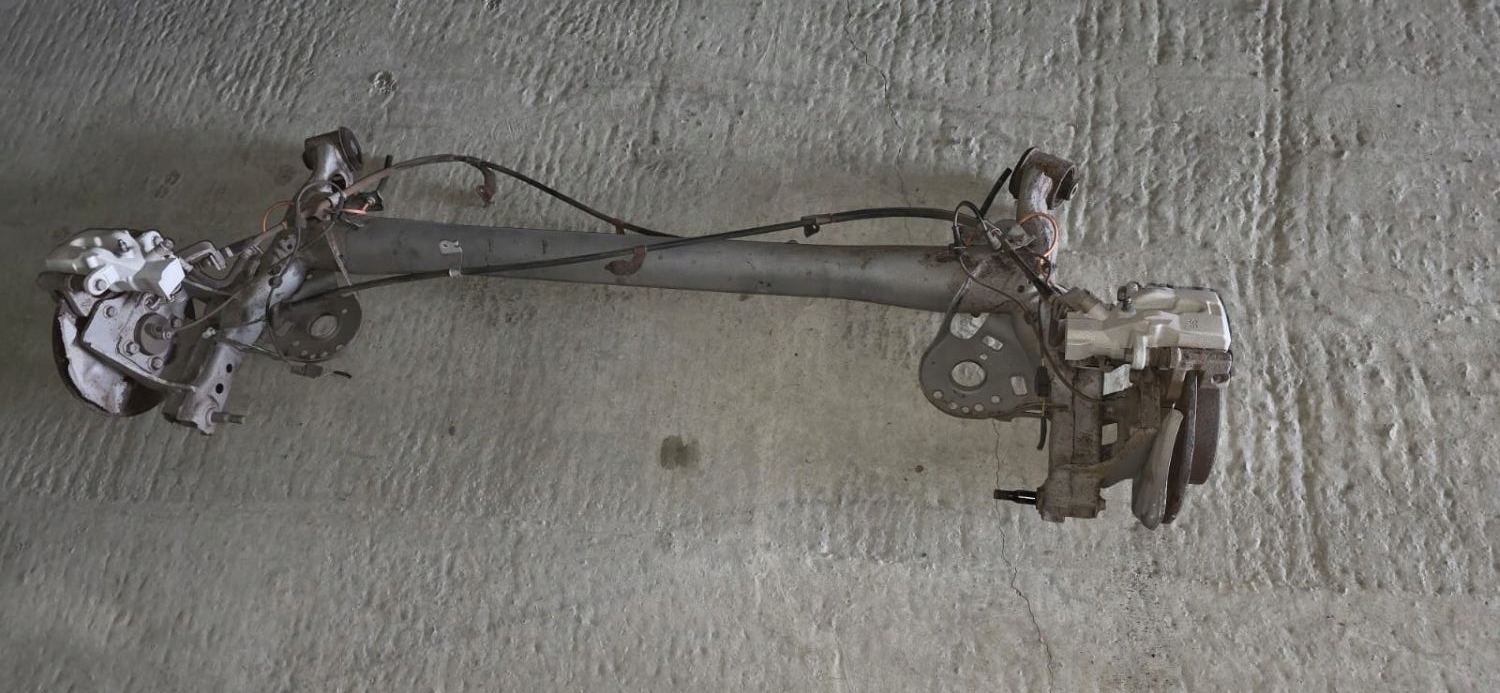 BELKA ZAWIESZENIA OŚ TYŁ TARCZE SWIFT MK7 4x100