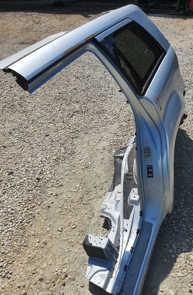 ĆWIARTKA BŁOTNIK LEWY TYŁ 775 MERCEDES GL X164 Typ samochodu Samochody osobowe