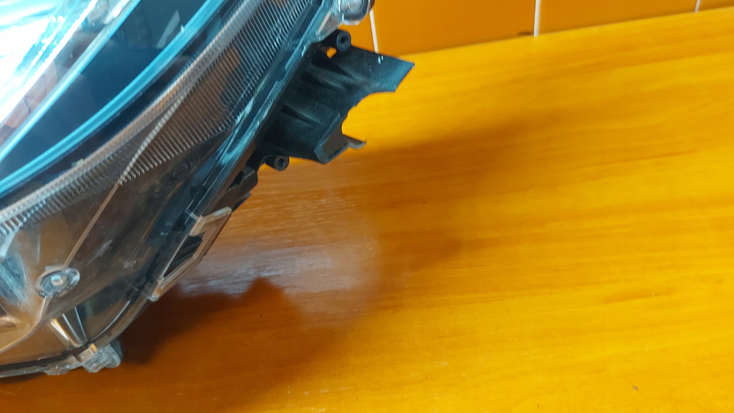 REFLEKTOR light left left front TOYOTA RAV4 V 18