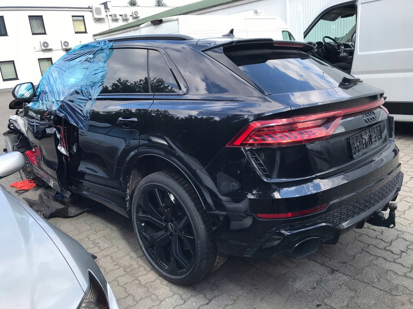 CWIARTKA BŁOTNIK PRAWY AUDI Q8 4M8