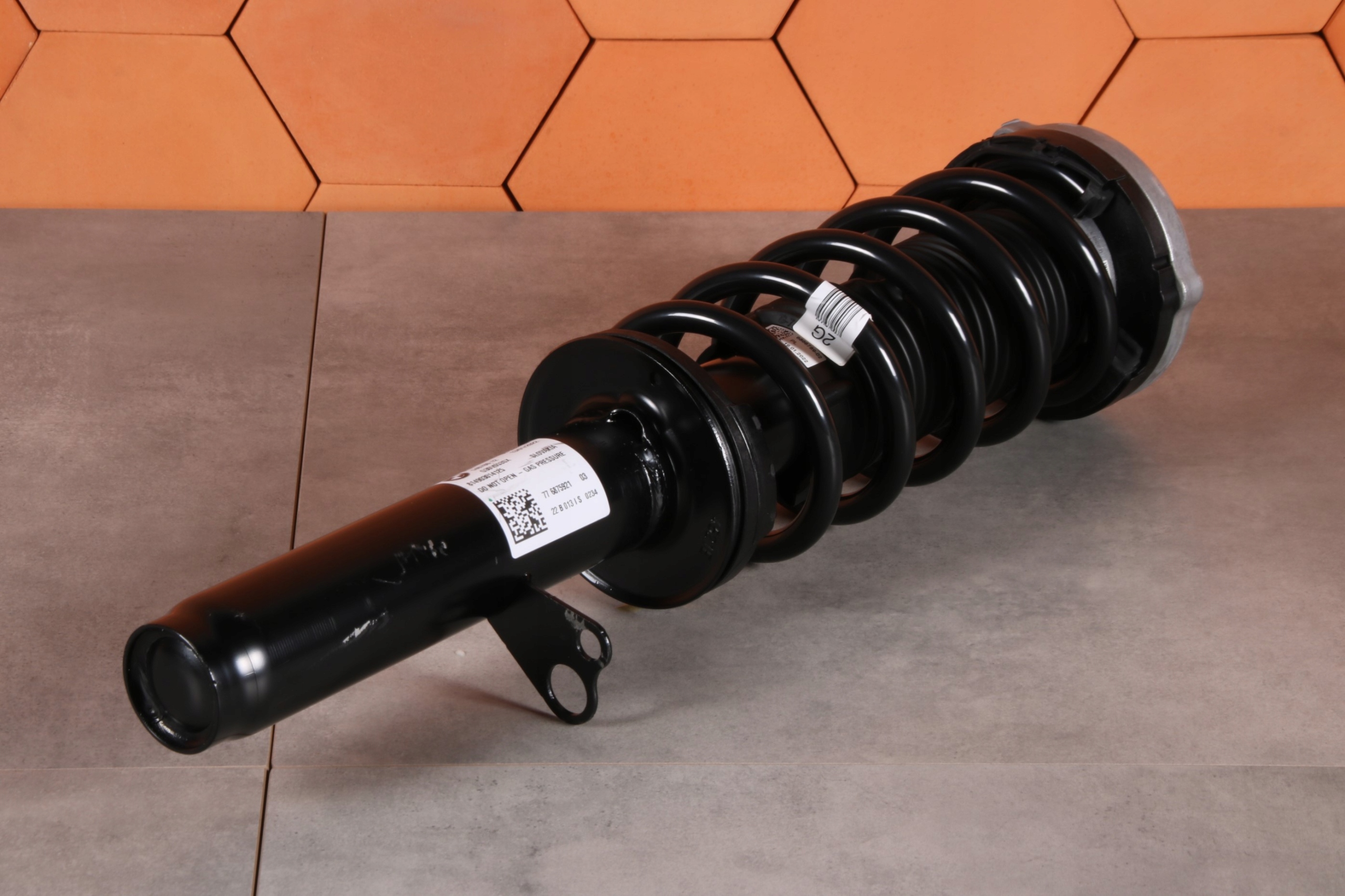 BMW 5 G30 G30 LCI shock absorber left front front XDRIVE 6875921 34 km !!!