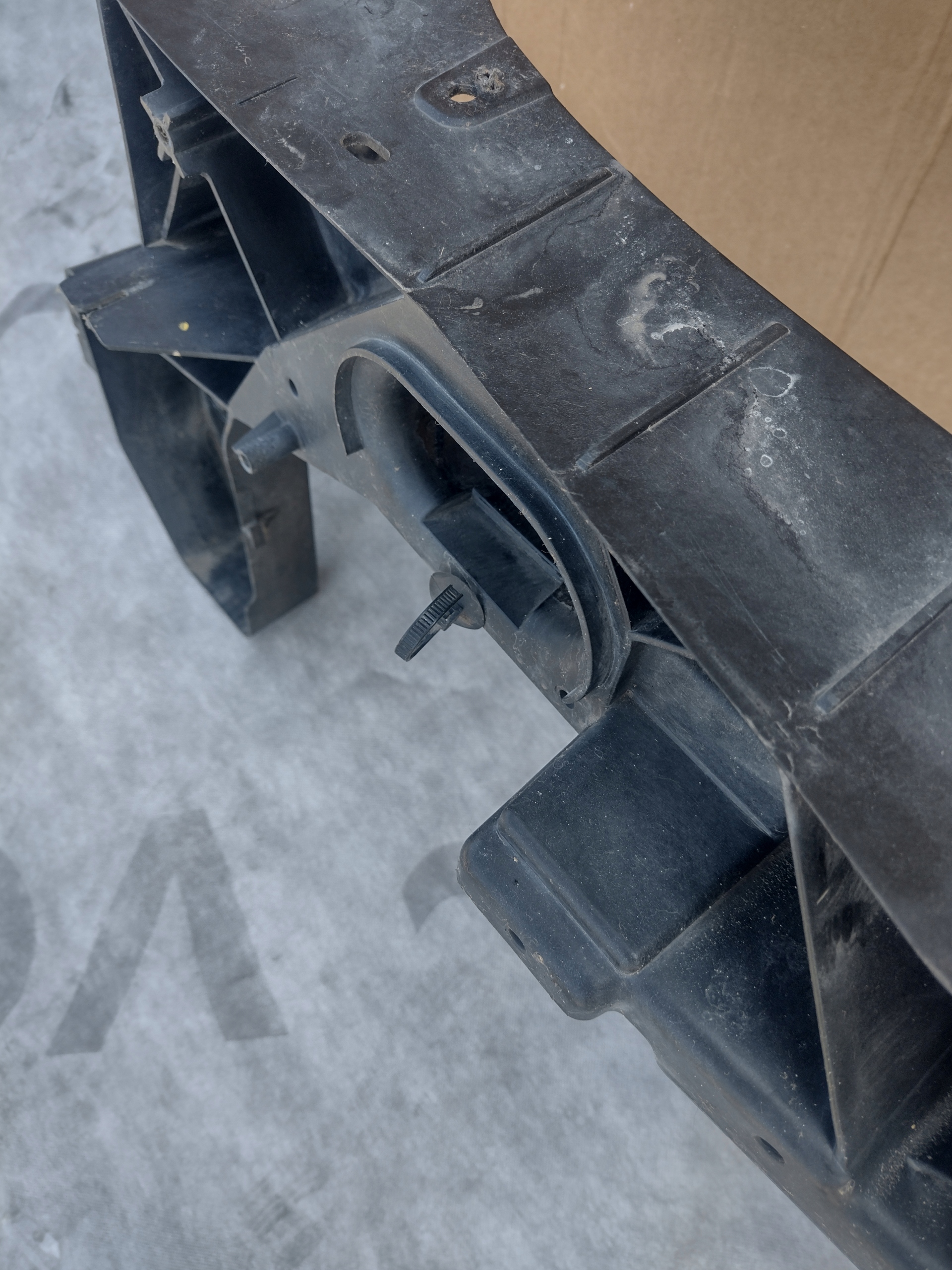 support panel for radiators, pillar Renault Clio III 3