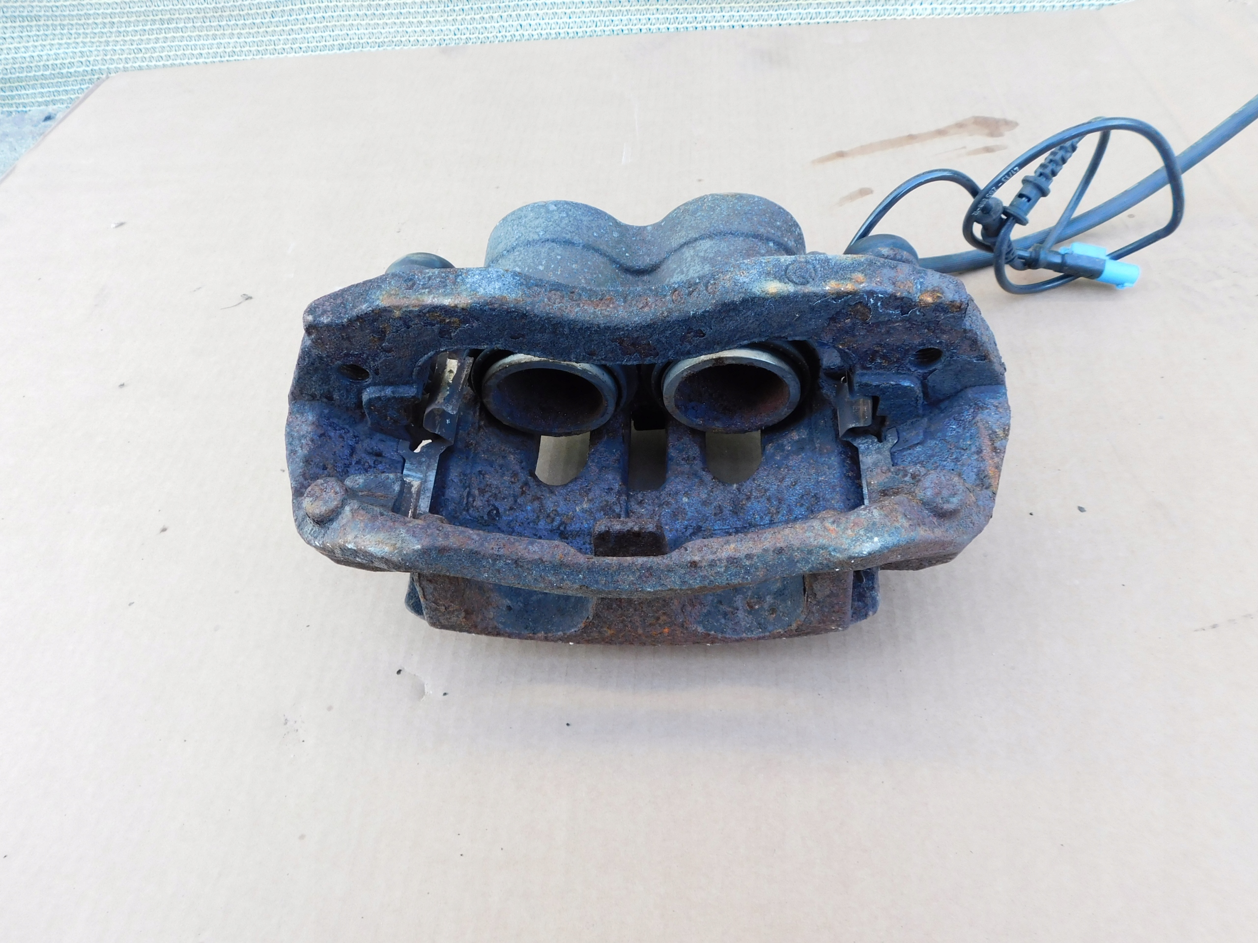 caliper brake jarzmo front blizniak Sprinter 906 VW Crafter OEM left ORG
