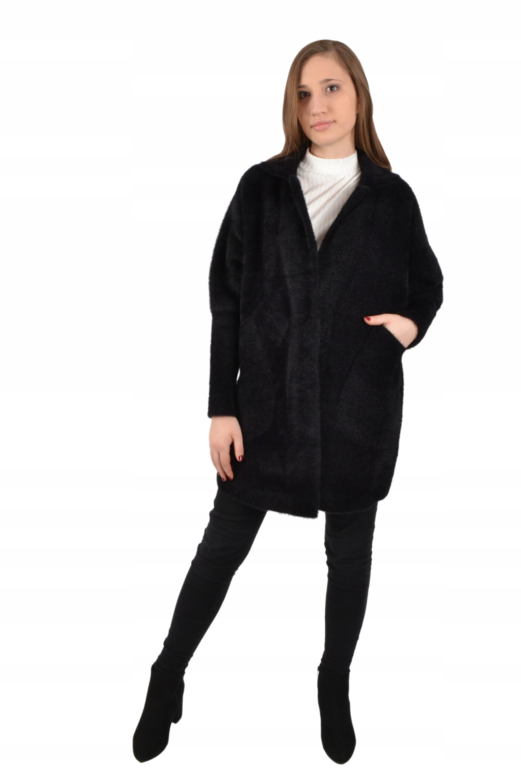 

Płaszczyk damski Alpaka oversize Model Mniejszy