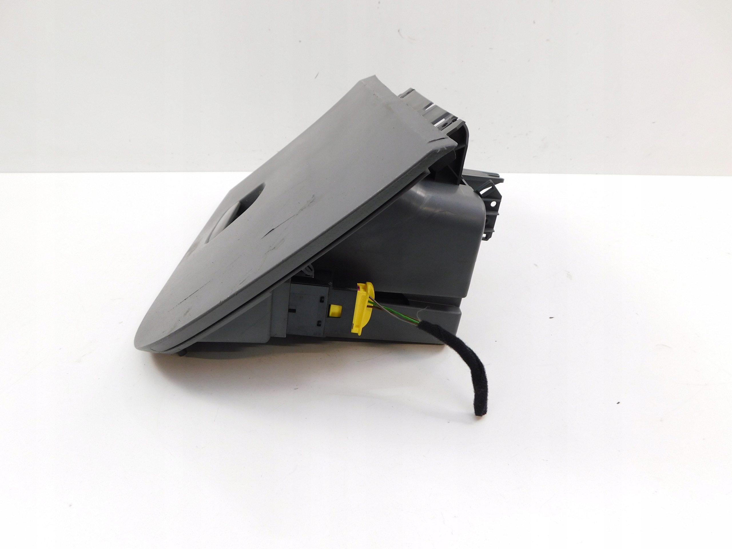 seat Ibiza IV 1.4 tdi бардачок