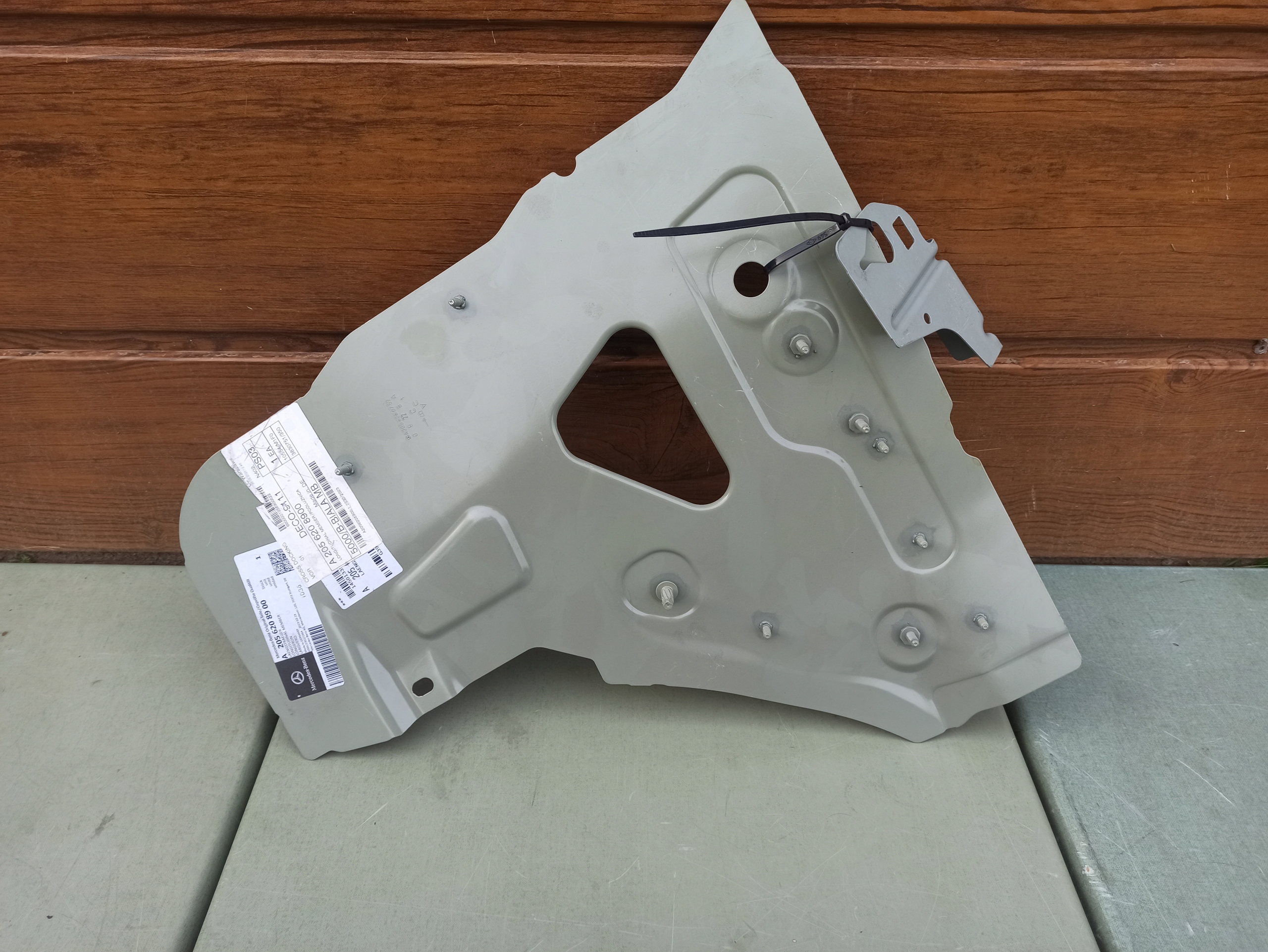 BLACHA POSZYCIE PODŁUŻNICY MERCEDES A2056260752