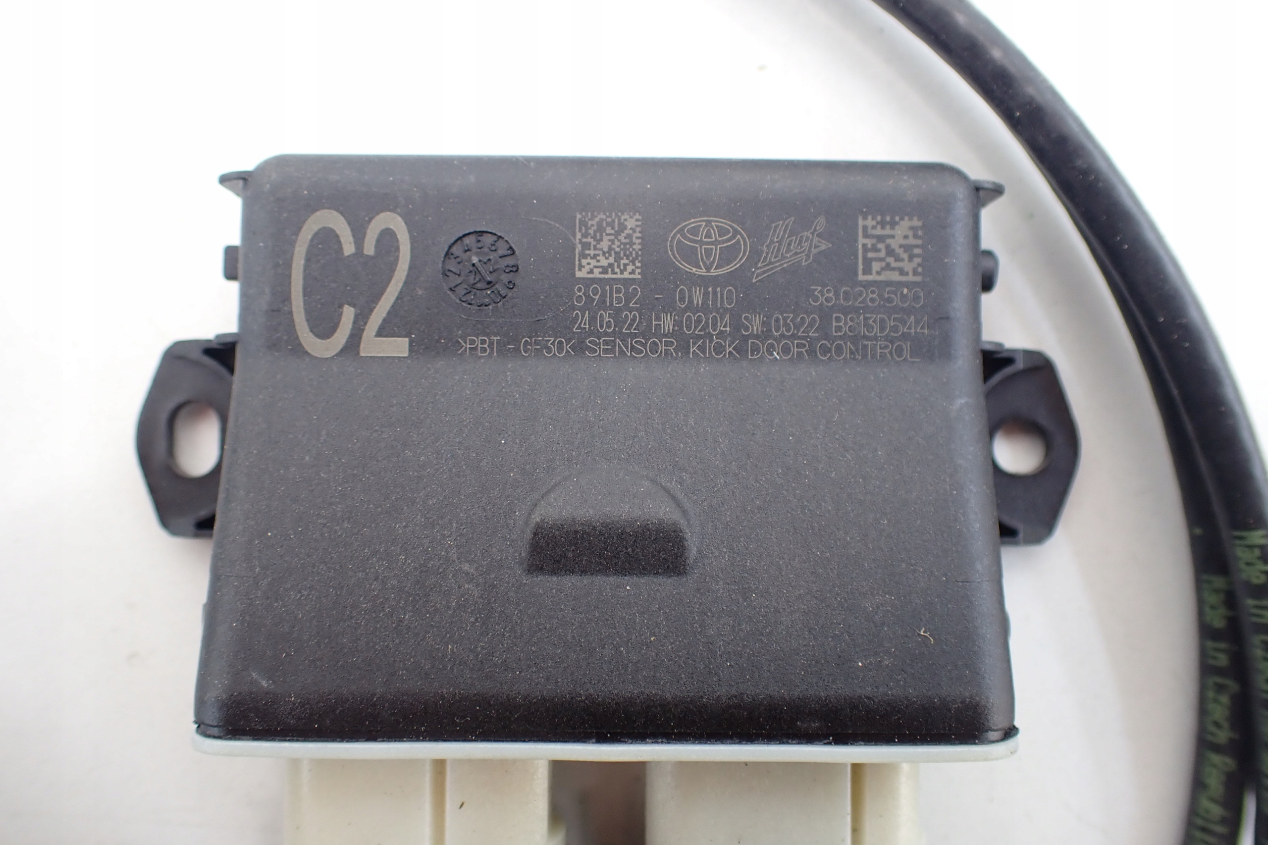 CZUJNIK OTWARCIA KLAPY NOGĄ TOYOTA HIGHLANDER 19- Typ samochodu 4x4/SUV Samochody osobowe