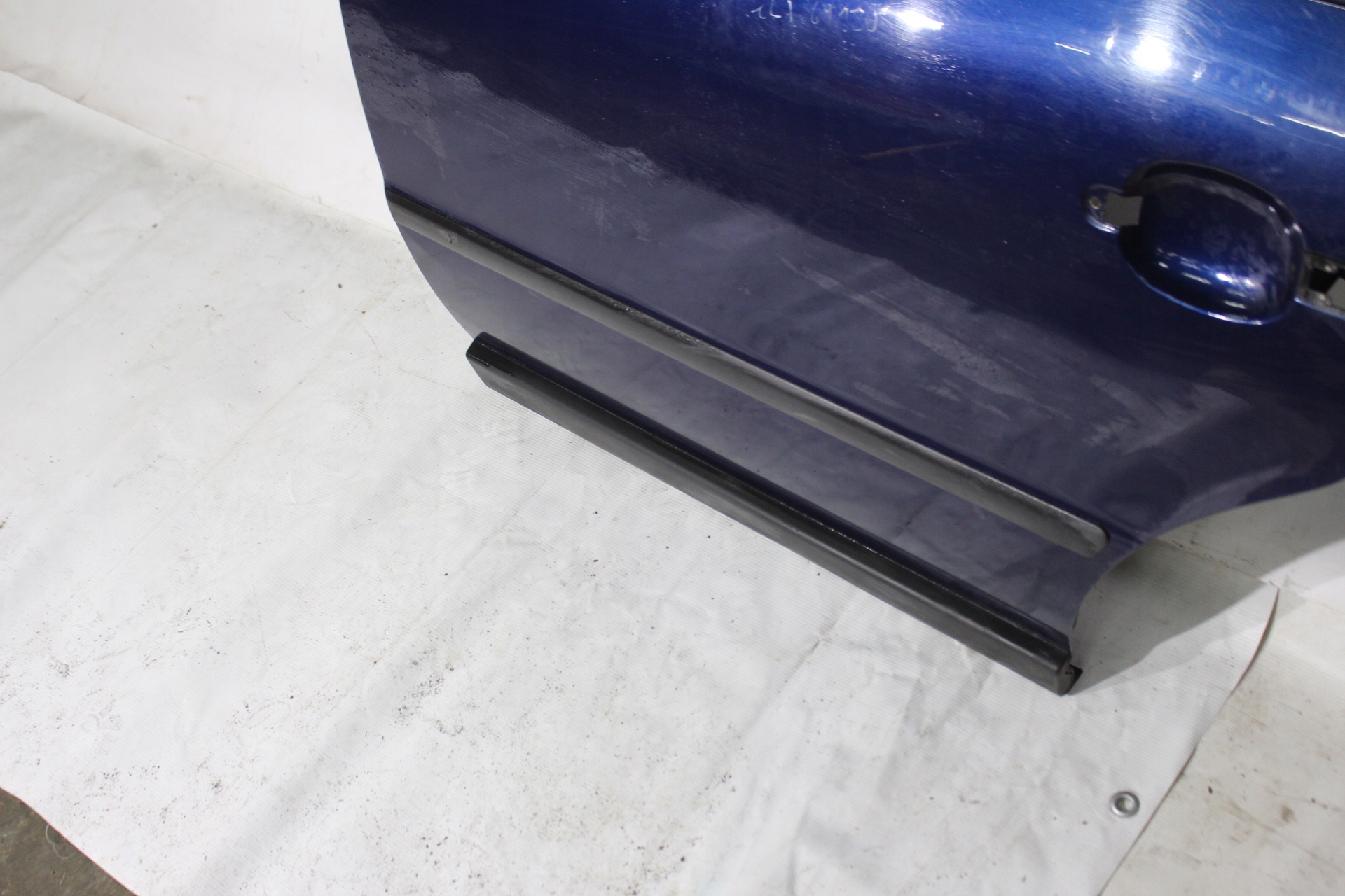 DRZWI LEWY TYŁ VOLKSWAGEN PASSAT B5 Jakość części (zgodnie z GVO) O - oryginał z logo producenta pojazdu (OE)