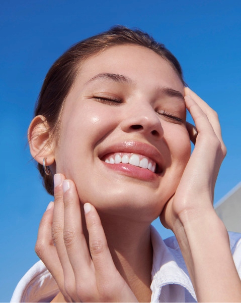 GARNIER Skin serum witamina C przebarwienia 30ml Działanie przeciw przebarwieniom