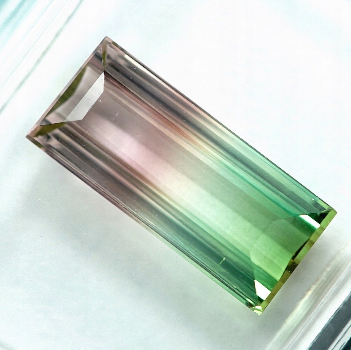 Dvoubarevný melounový turmalín 3,01 ct, certifikát Igi