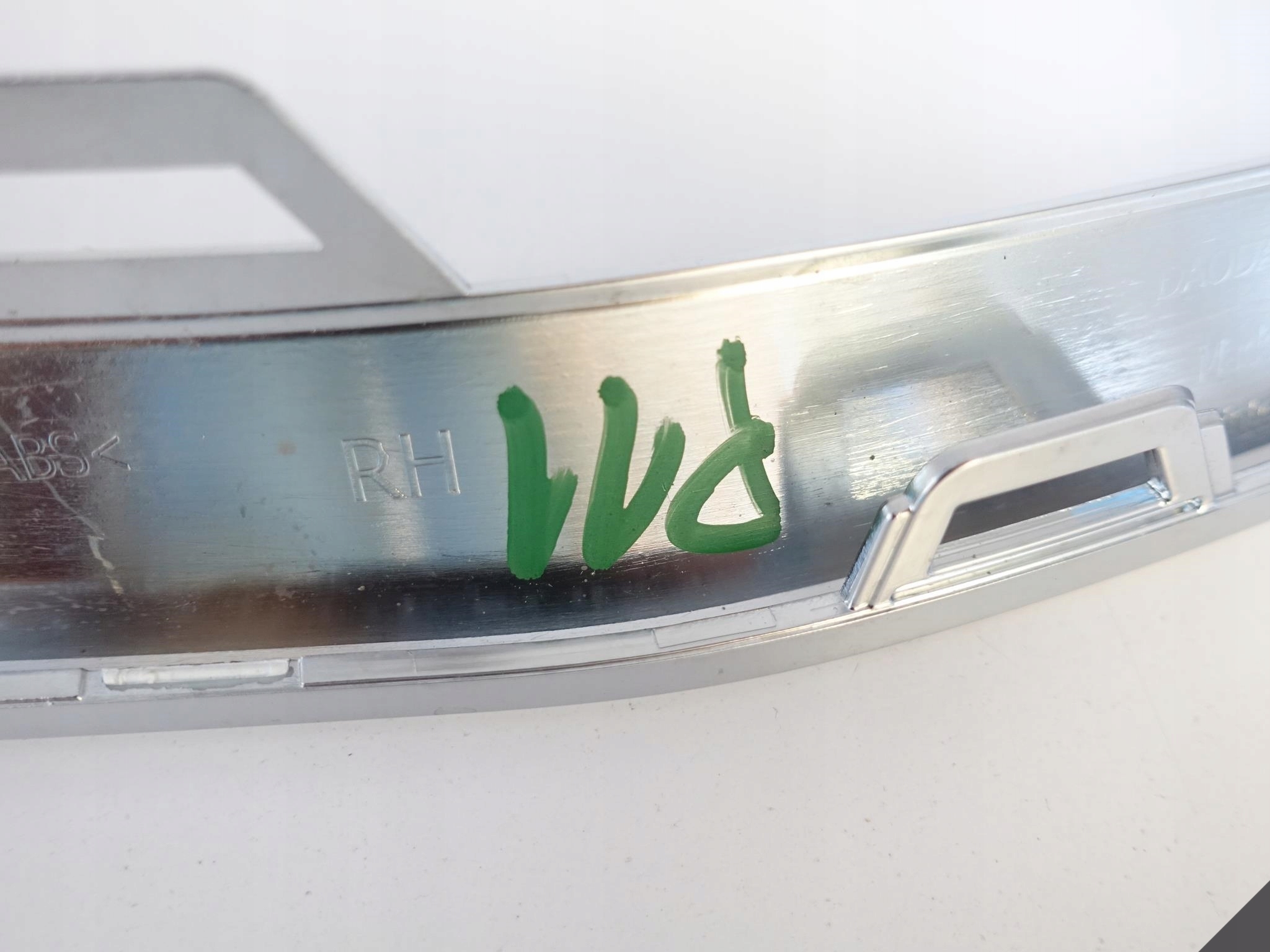 AUDI A8 4N0 D5 S-LINE LIFT 22- moulding right rear part
