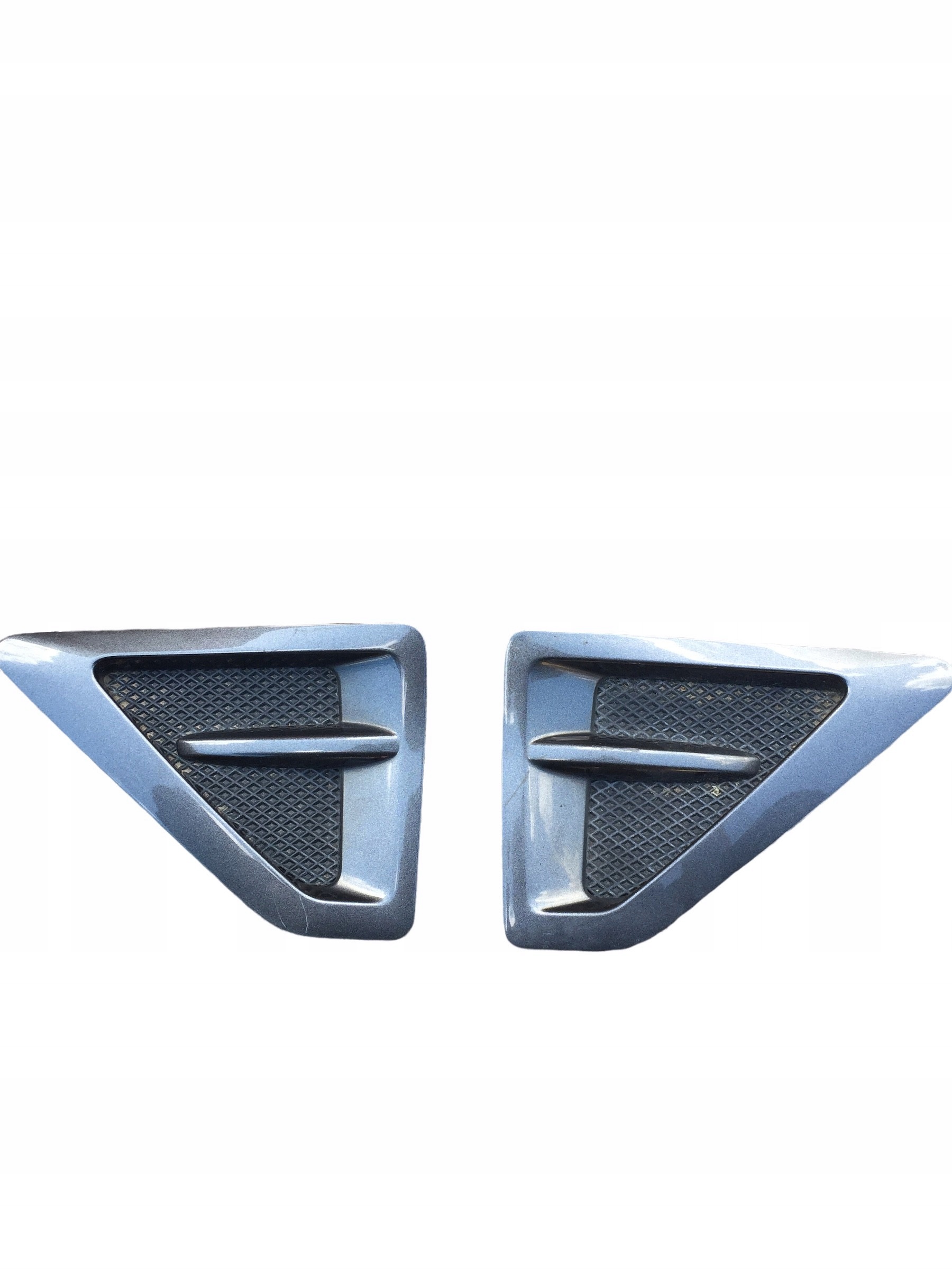 EM2B-R16C216-A - РЕШЕТКА В КРЫЛО ЛЕВАЯ ПРАВАЯ FORD S-MAX MK2