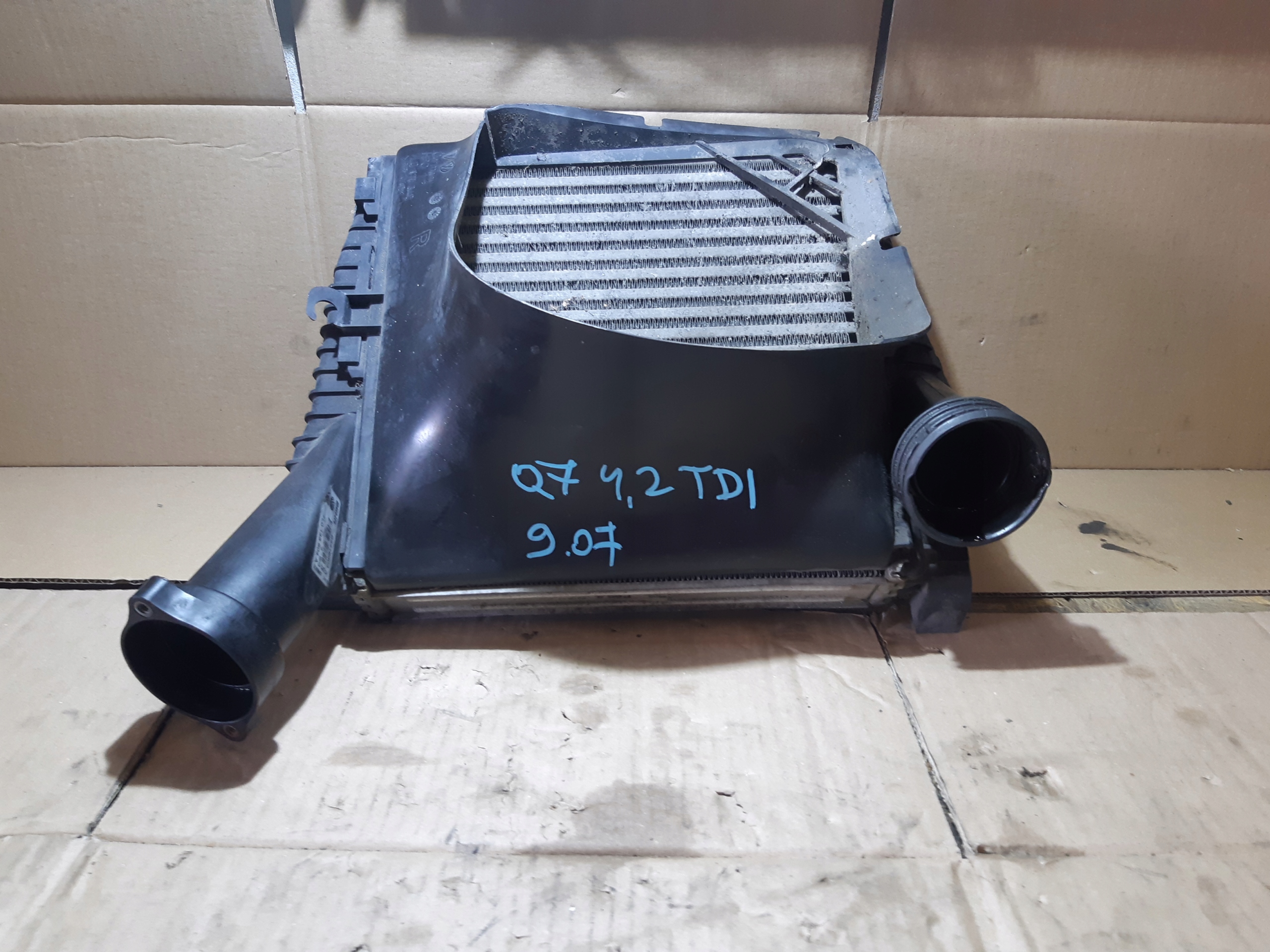 AUDI Q7 4L 4.2 TDI intercooler right 7L0145804A