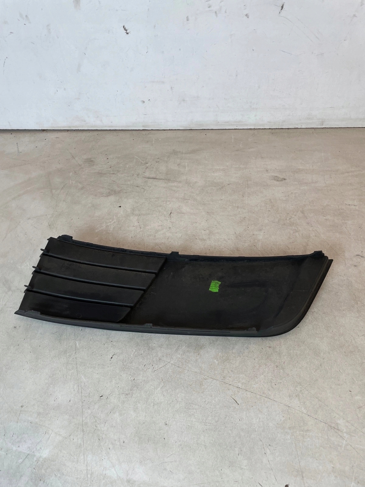 grille grid of a bumper right Skoda Octavia III 5E