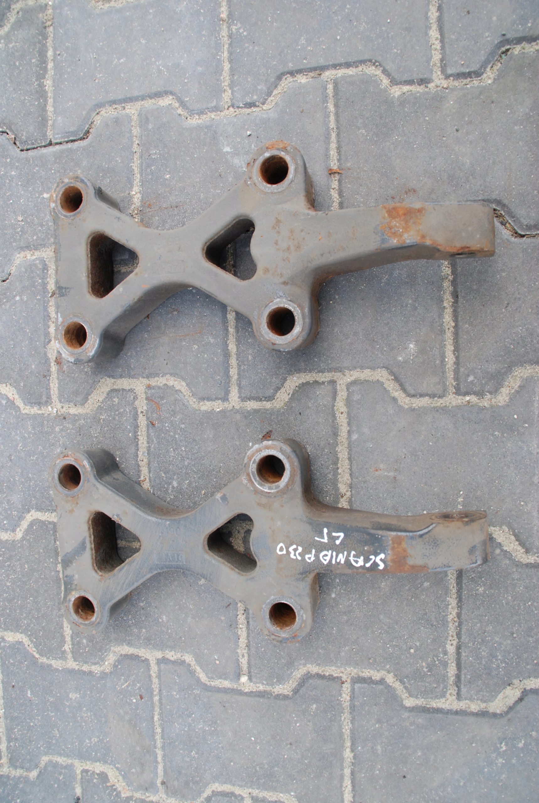 17698811769882 - SCANIA R P крепление амортизатора сзади