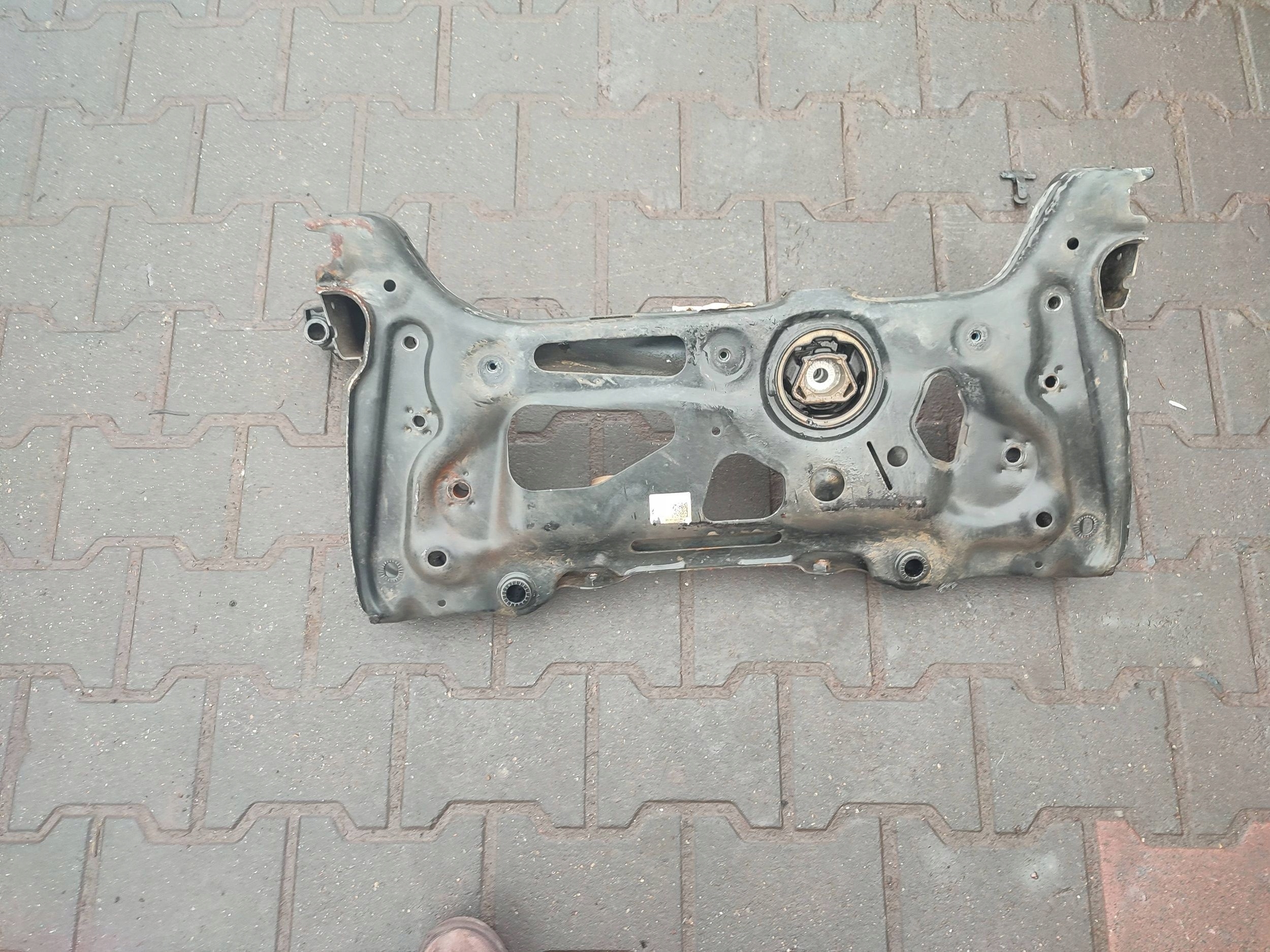 Volkswagen Touran III 2020 sider front subframe axle beam