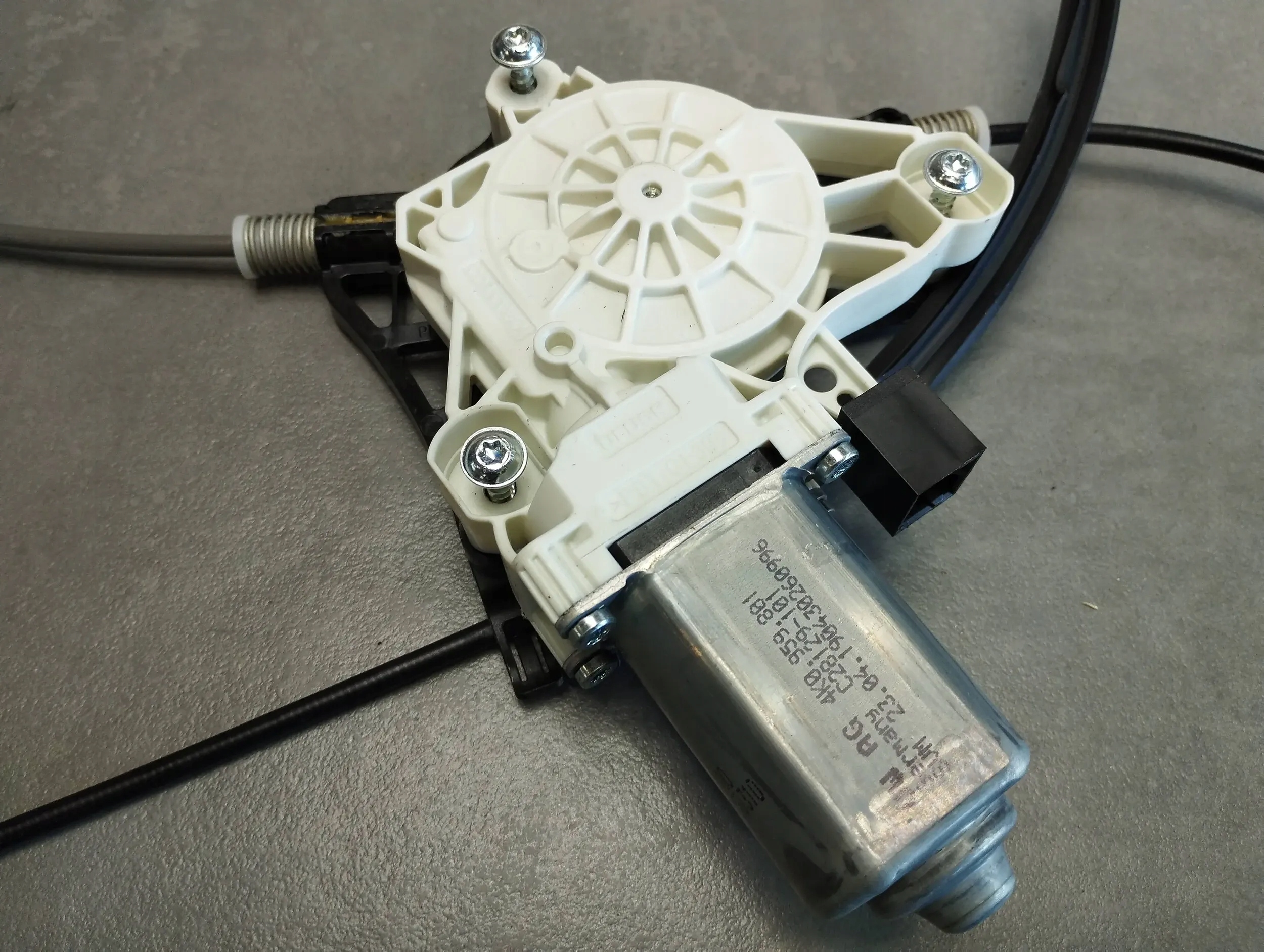 Audi A8 4N D5 mechanism windows right front 4N0837462