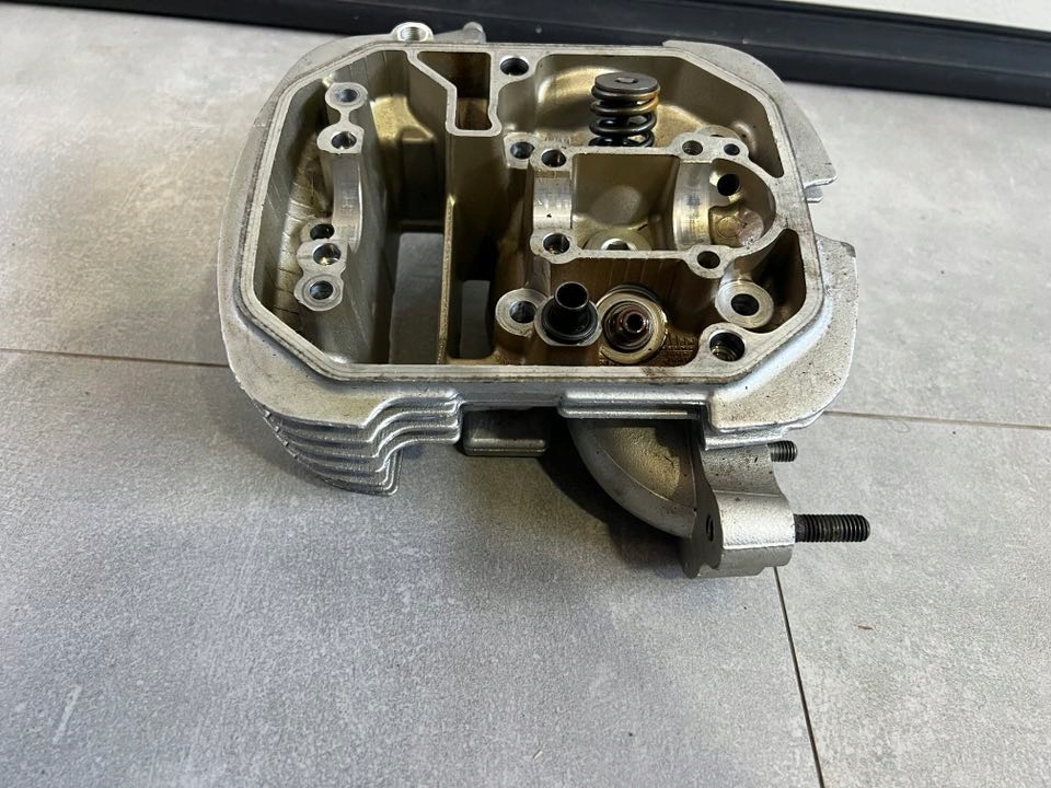 Honda VT 125 Shadow Głowica