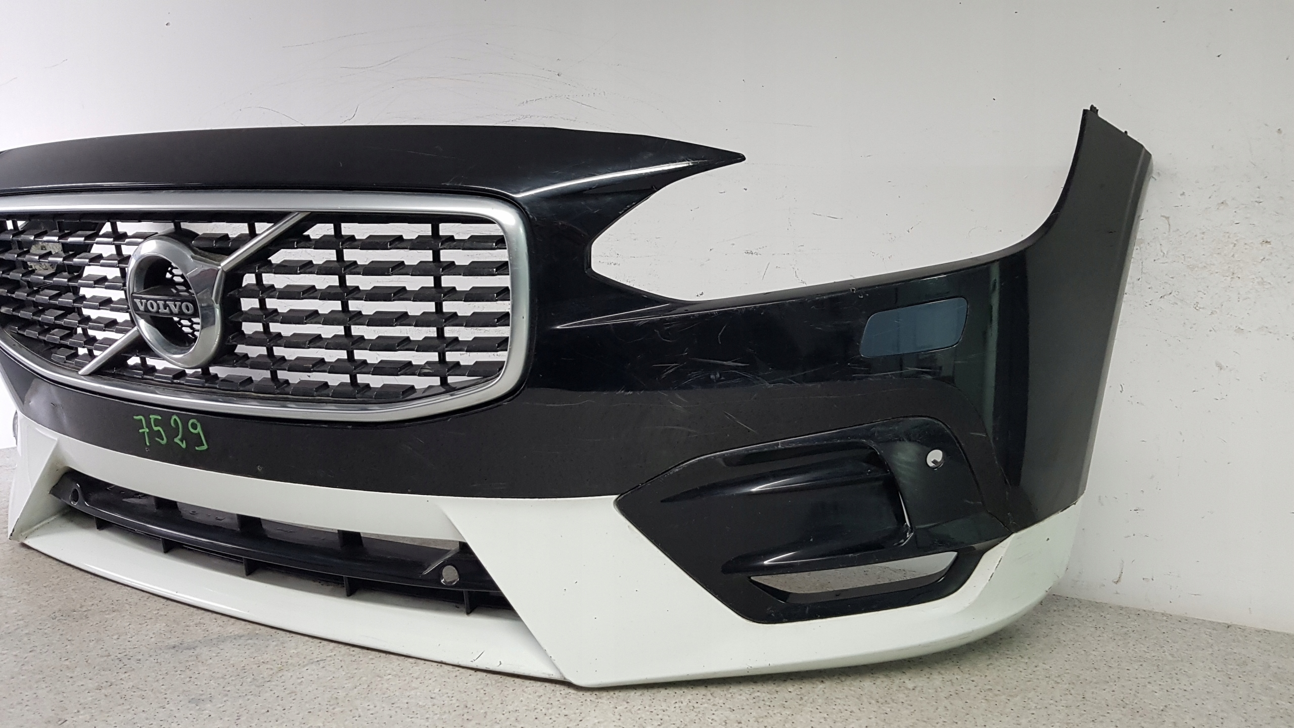 VOLVO V90 S90 R-design 2016 - bumper front 7529